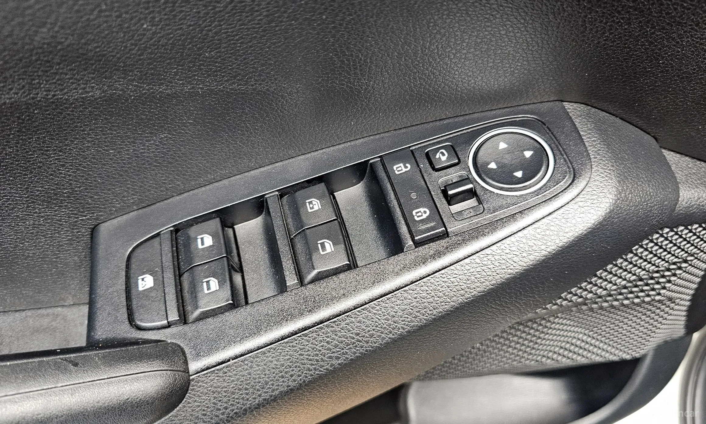 Kia Seltos превью 14