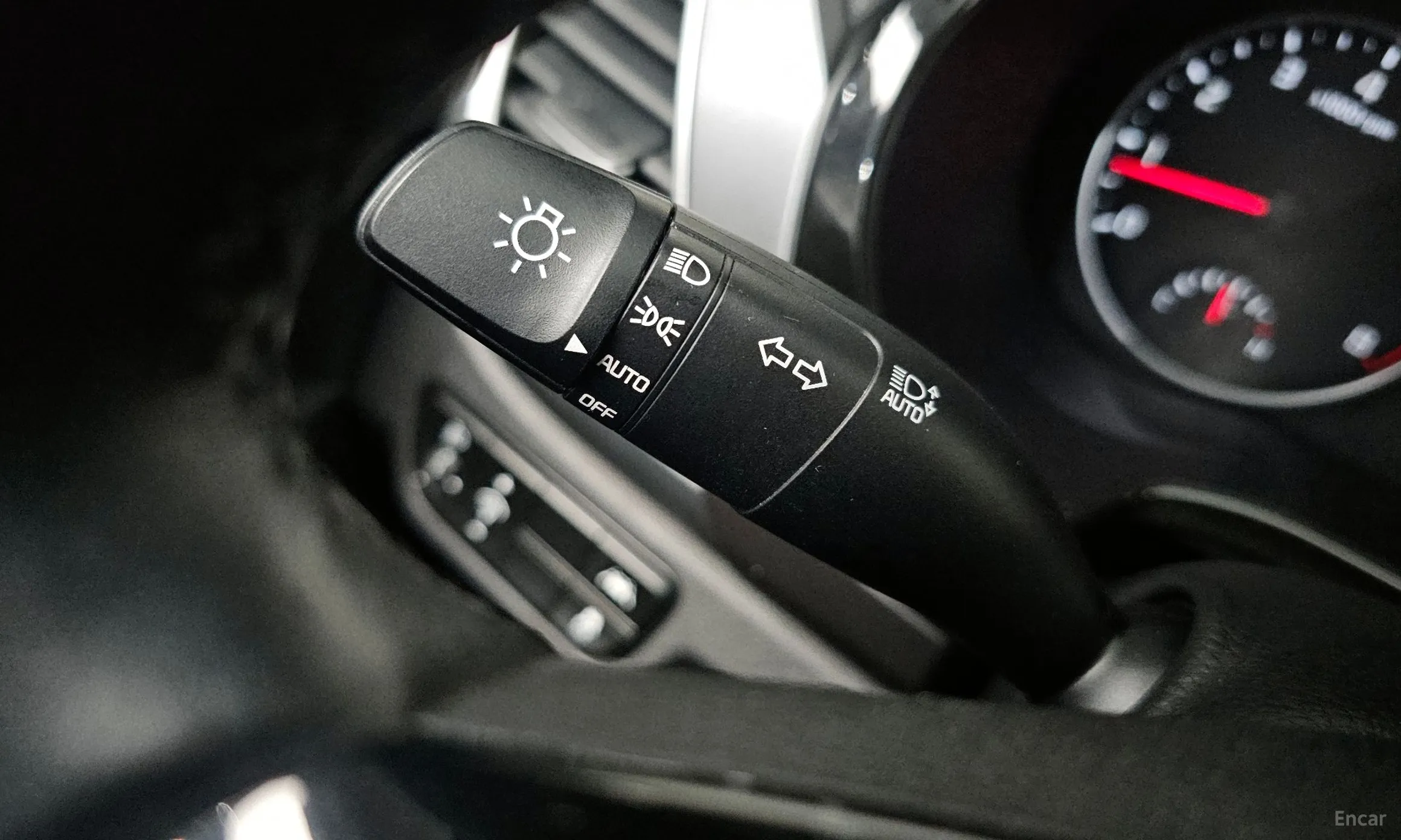 Kia Seltos превью 16