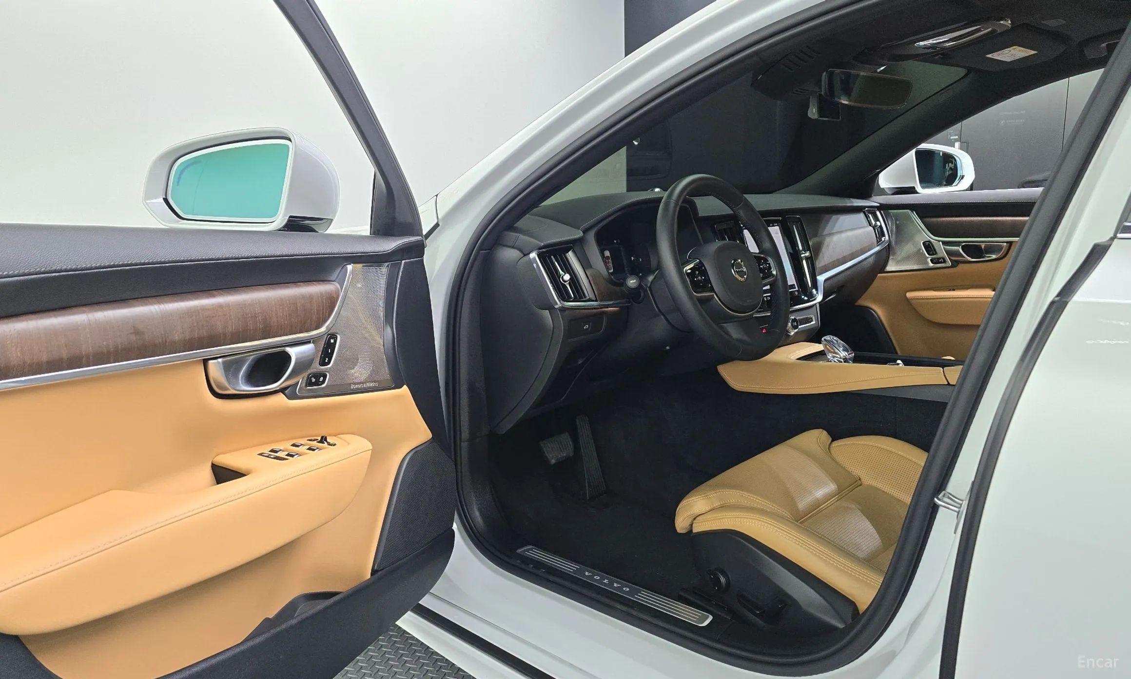 Volvo S90 превью 10