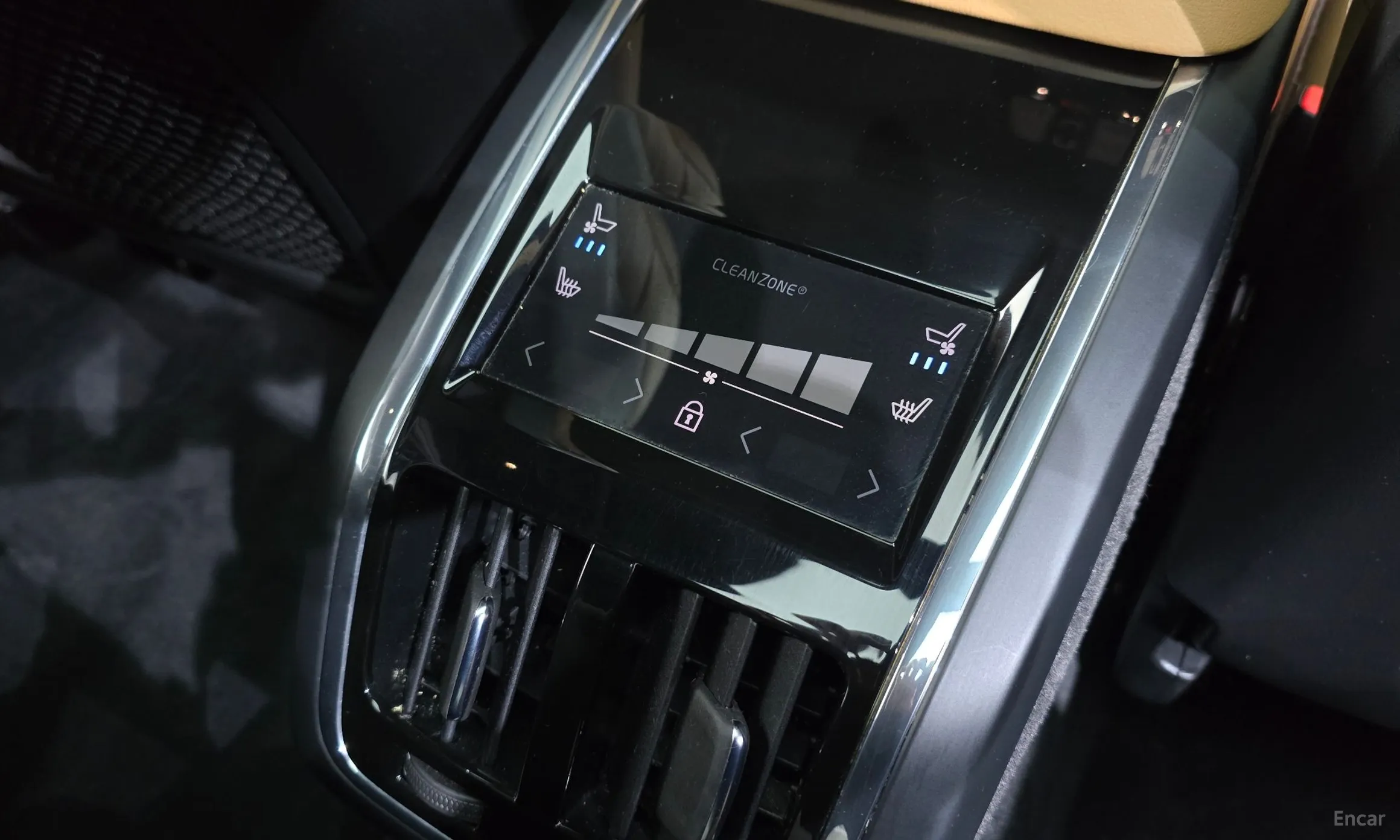 Volvo S90 превью 19
