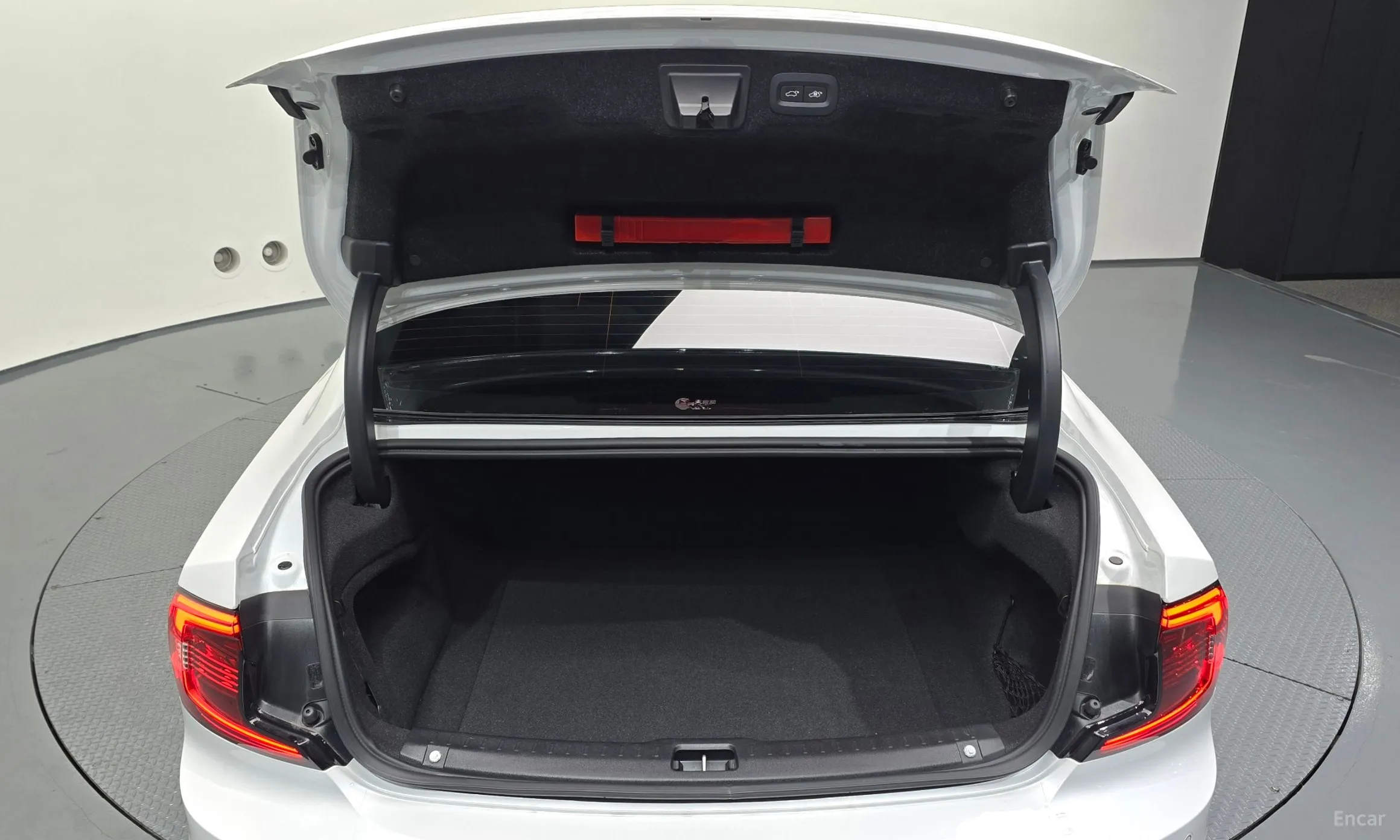 Volvo S90 превью 20