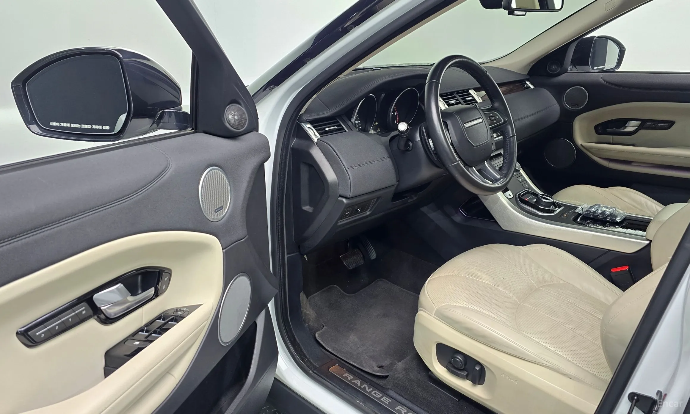 Land Rover Range Rover Evoque превью 11