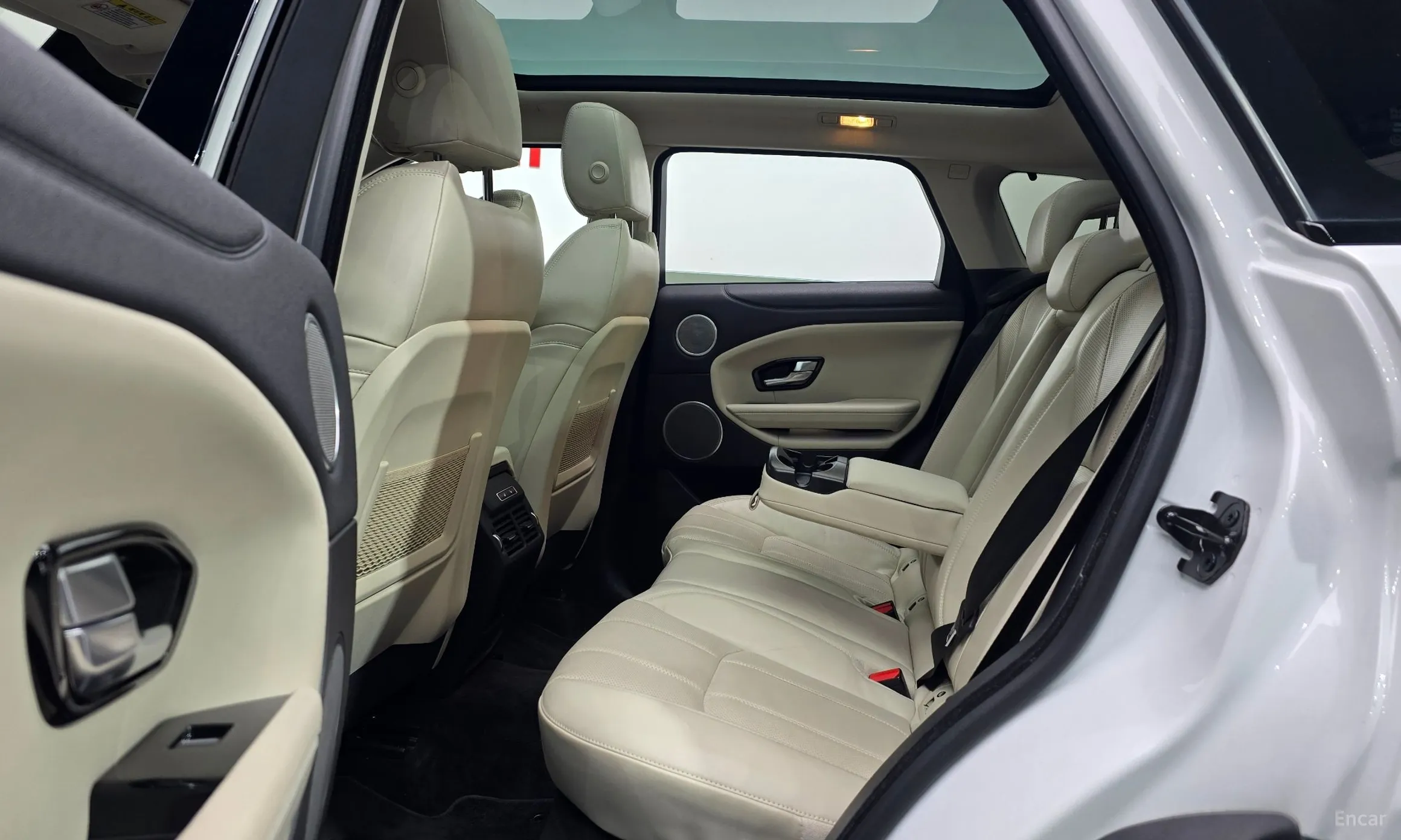 Land Rover Range Rover Evoque превью 12