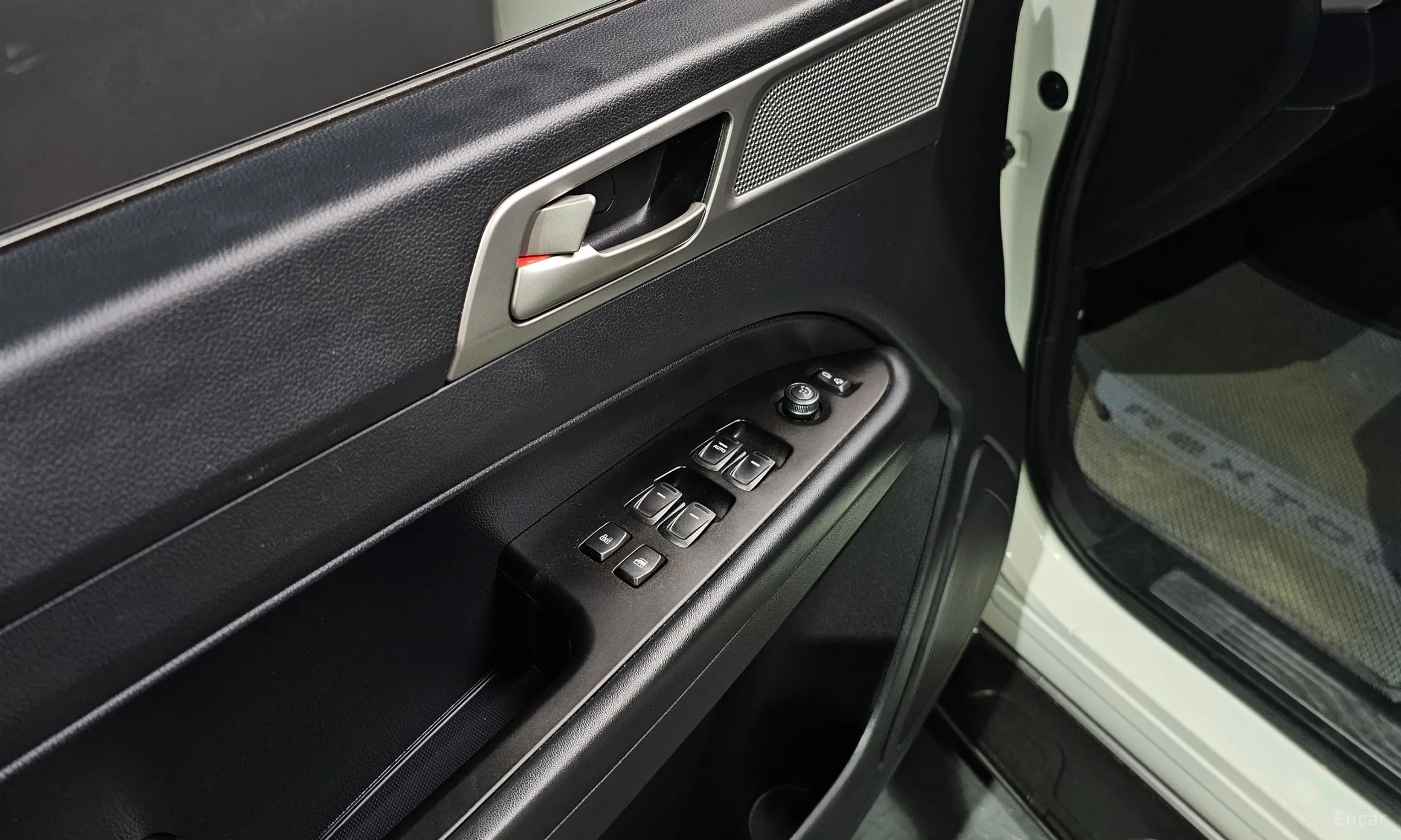 KG Mobility (SsangYong) Rexton Sports превью 18