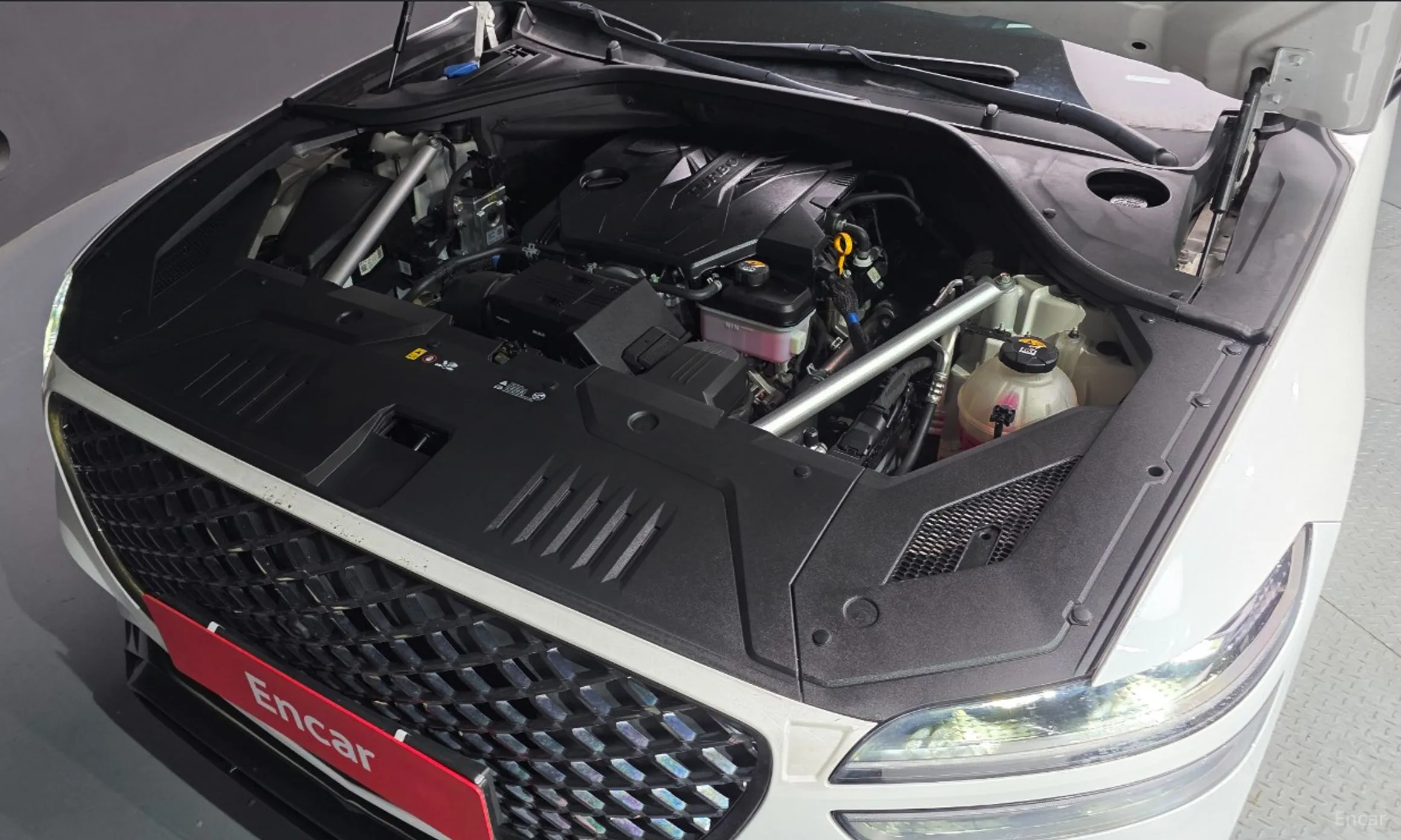 Genesis GV70 превью 6