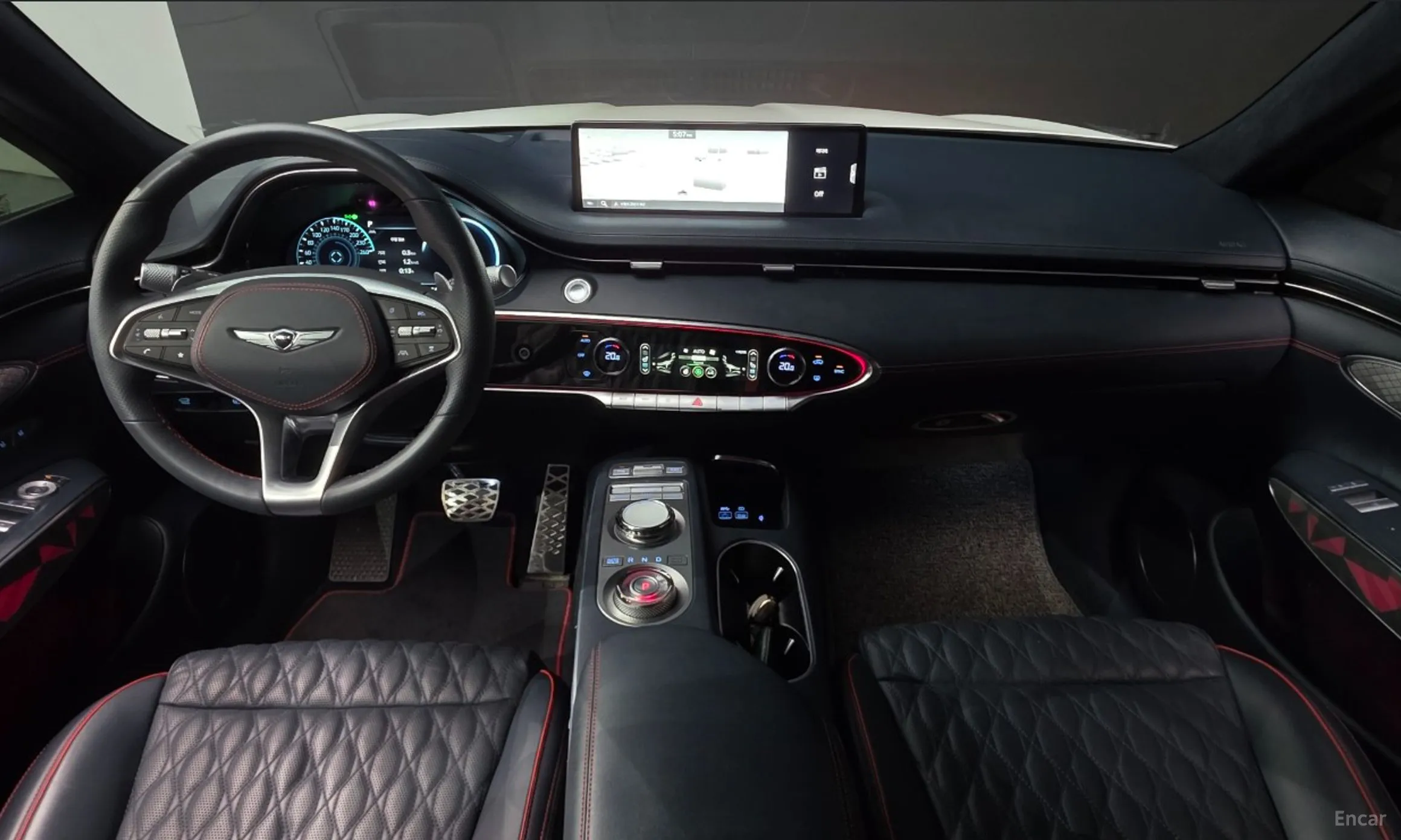 Genesis GV70 превью 7