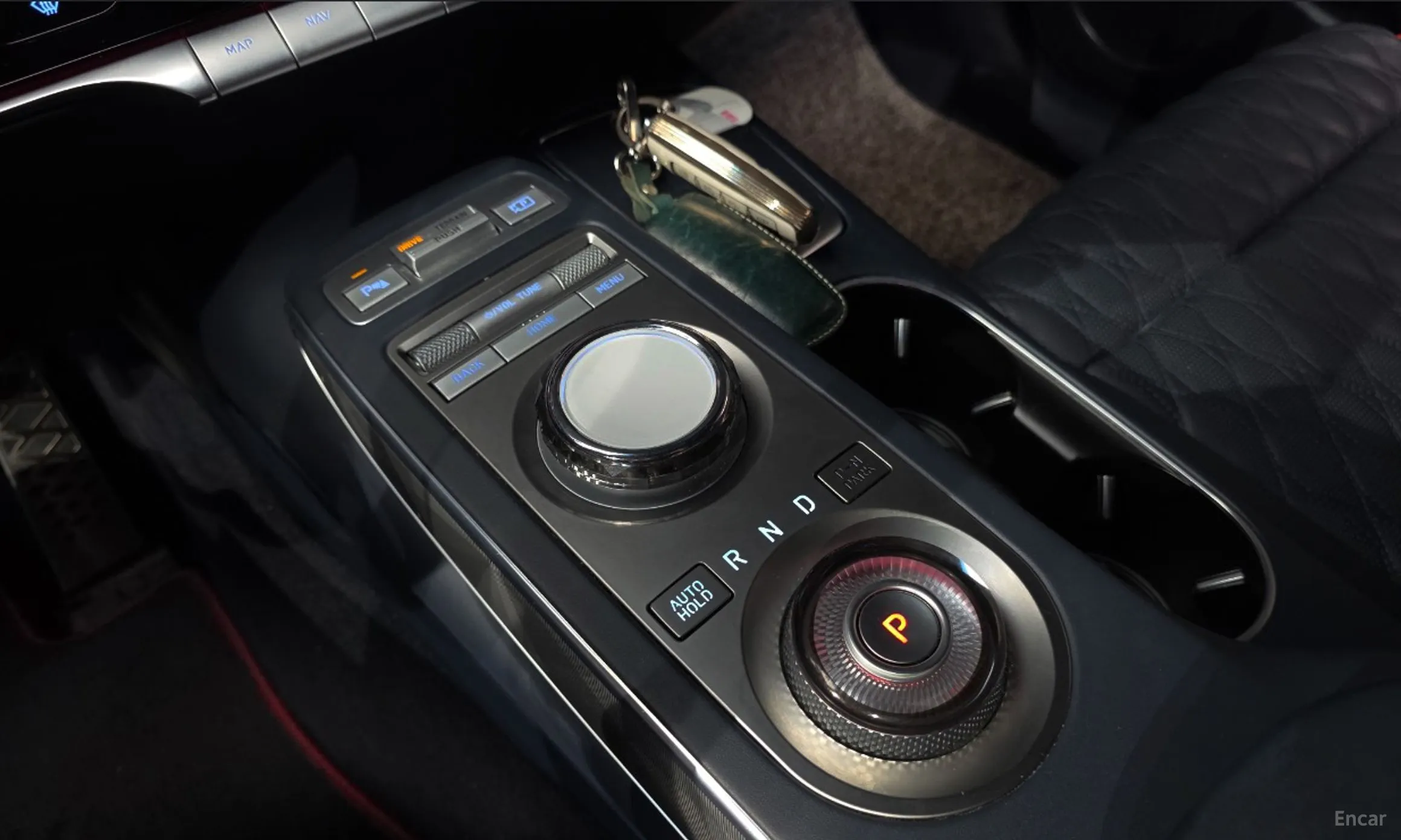 Genesis GV70 превью 9