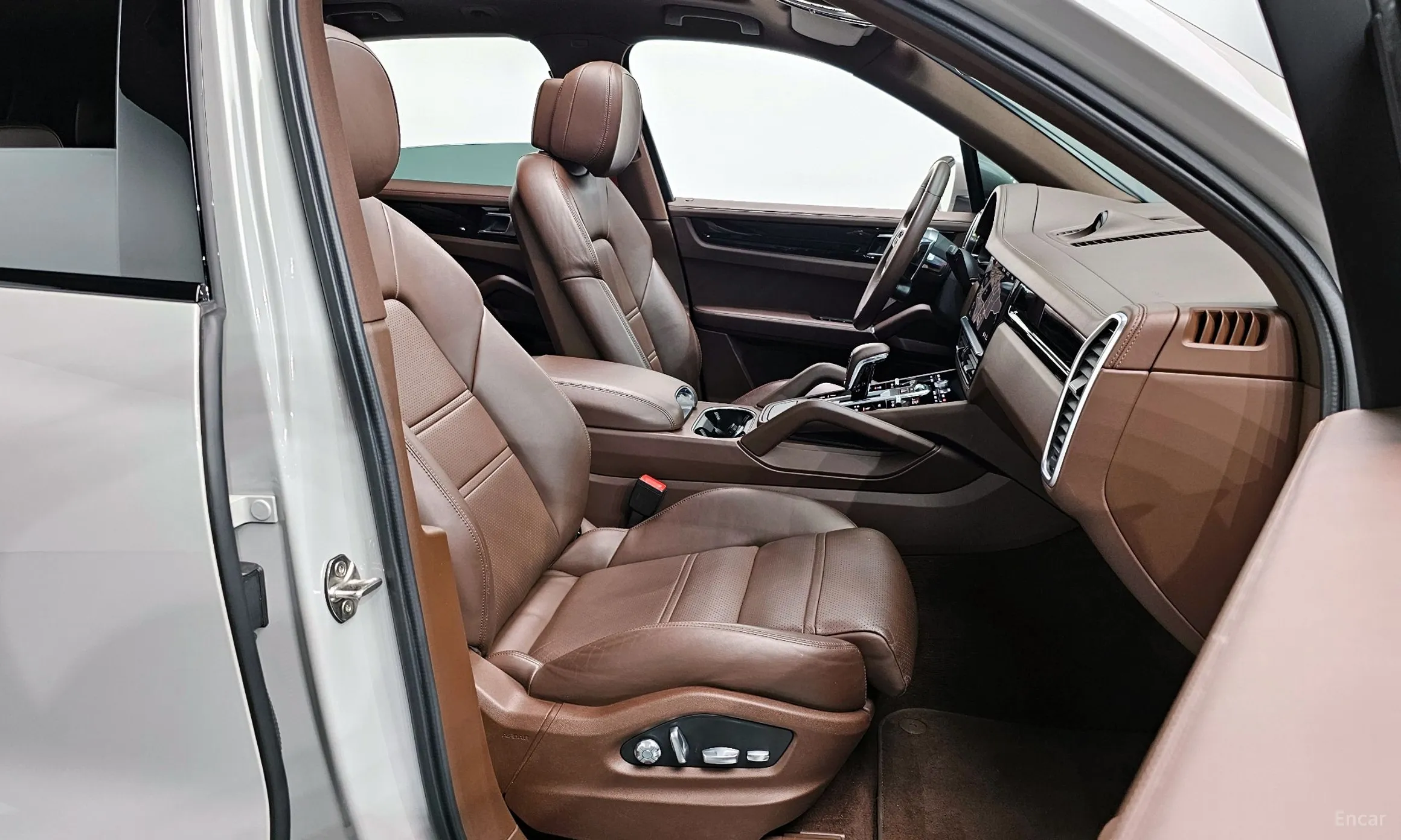 Porsche Cayenne (PO536) превью 10