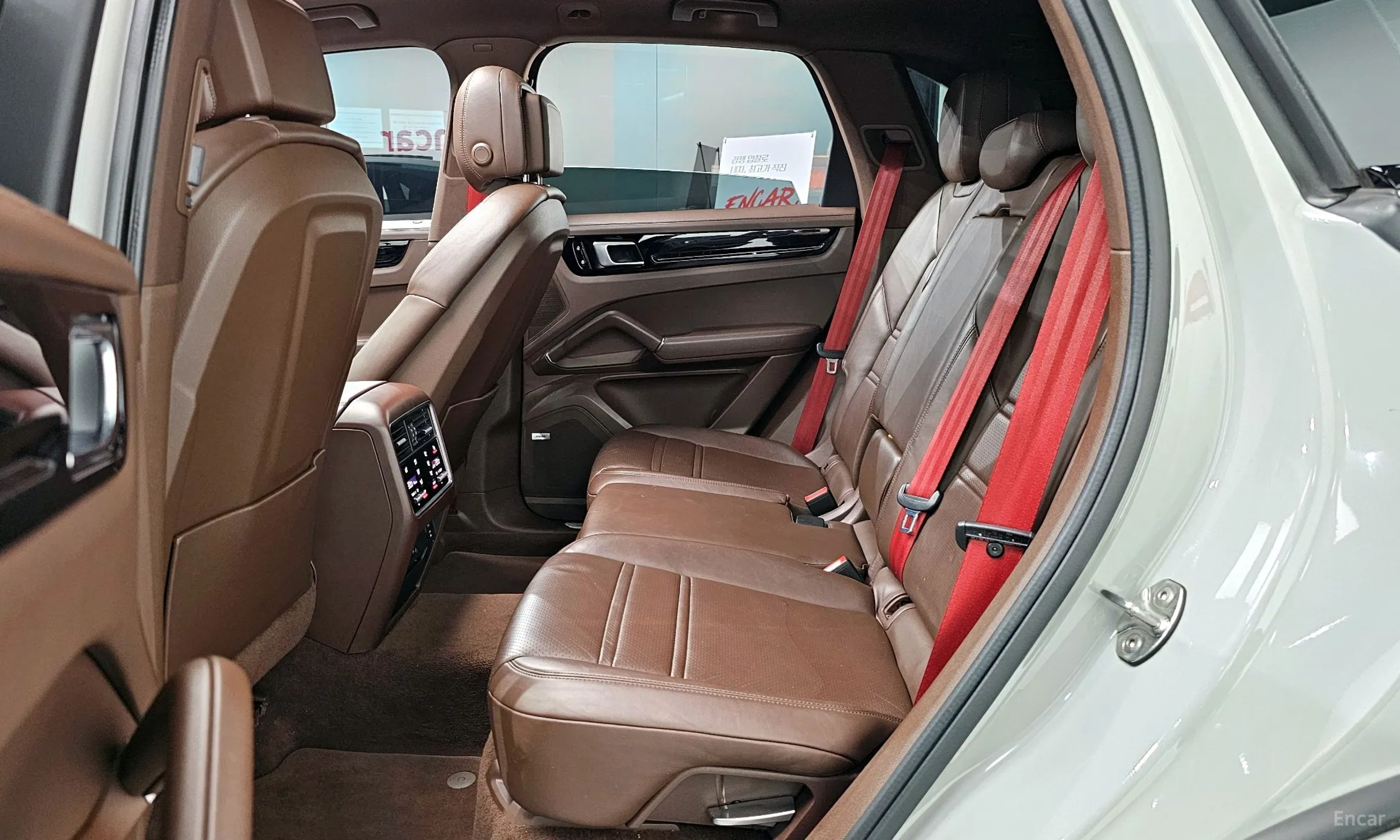 Porsche Cayenne (PO536) превью 12