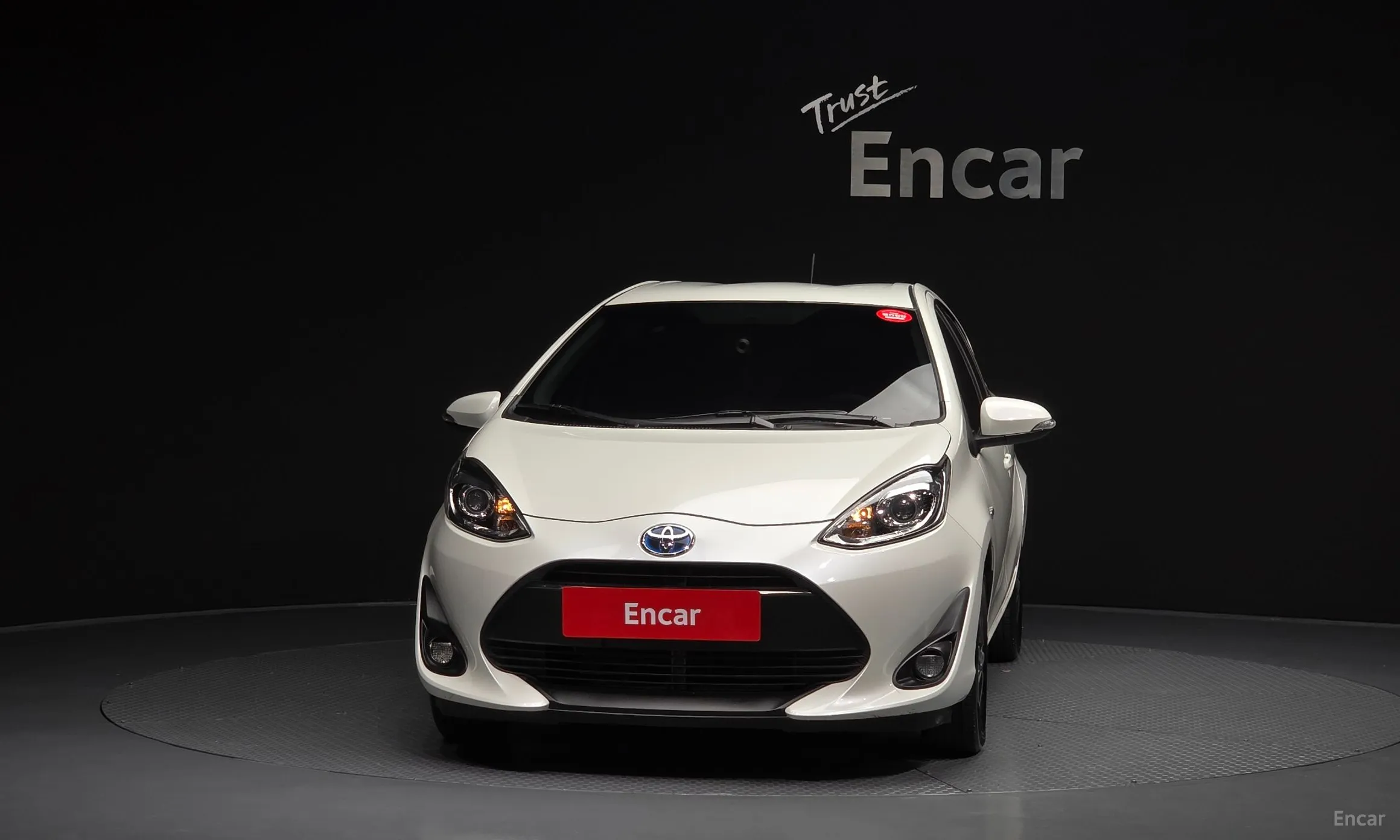 Toyota Prius C превью 3
