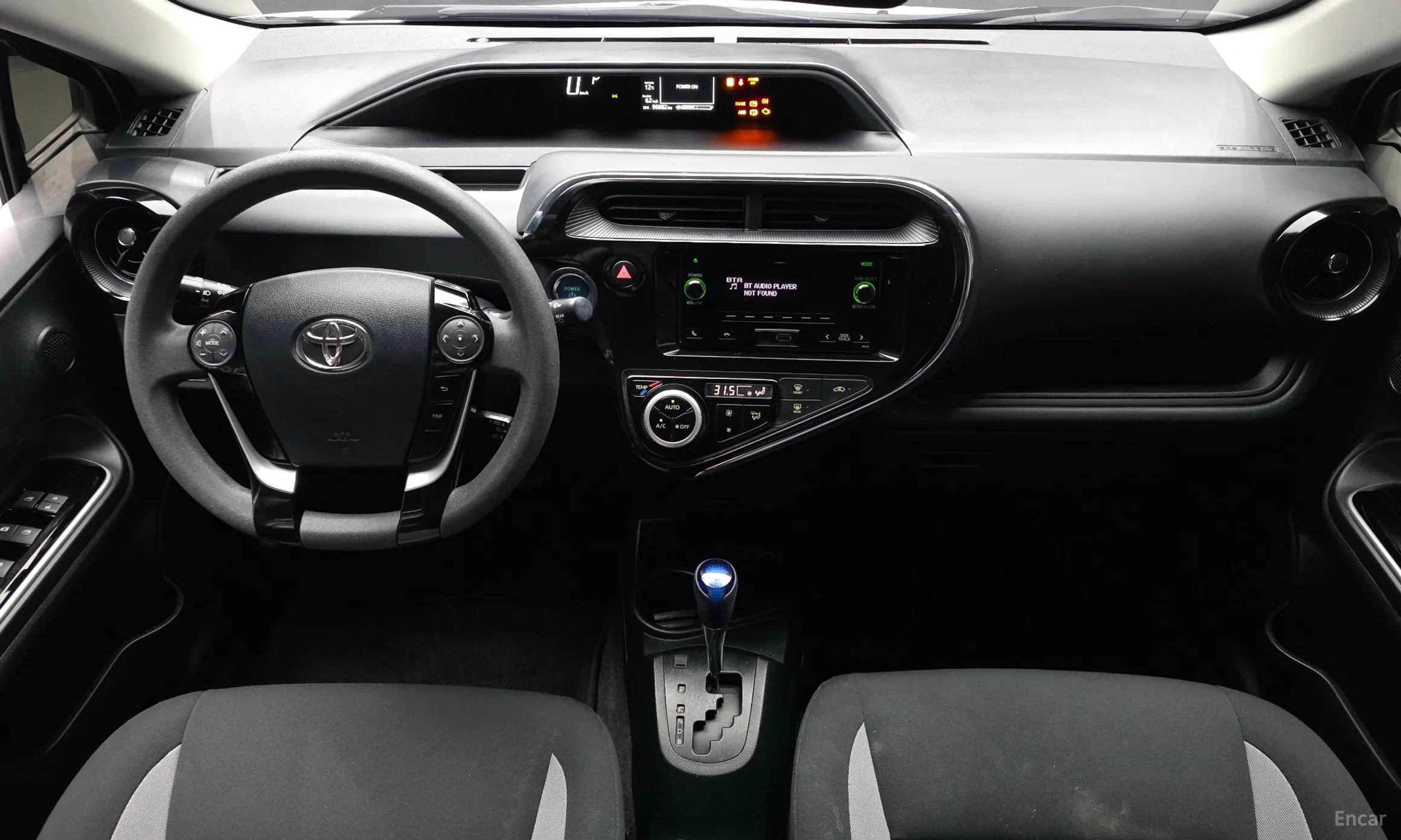 Toyota Prius C превью 7