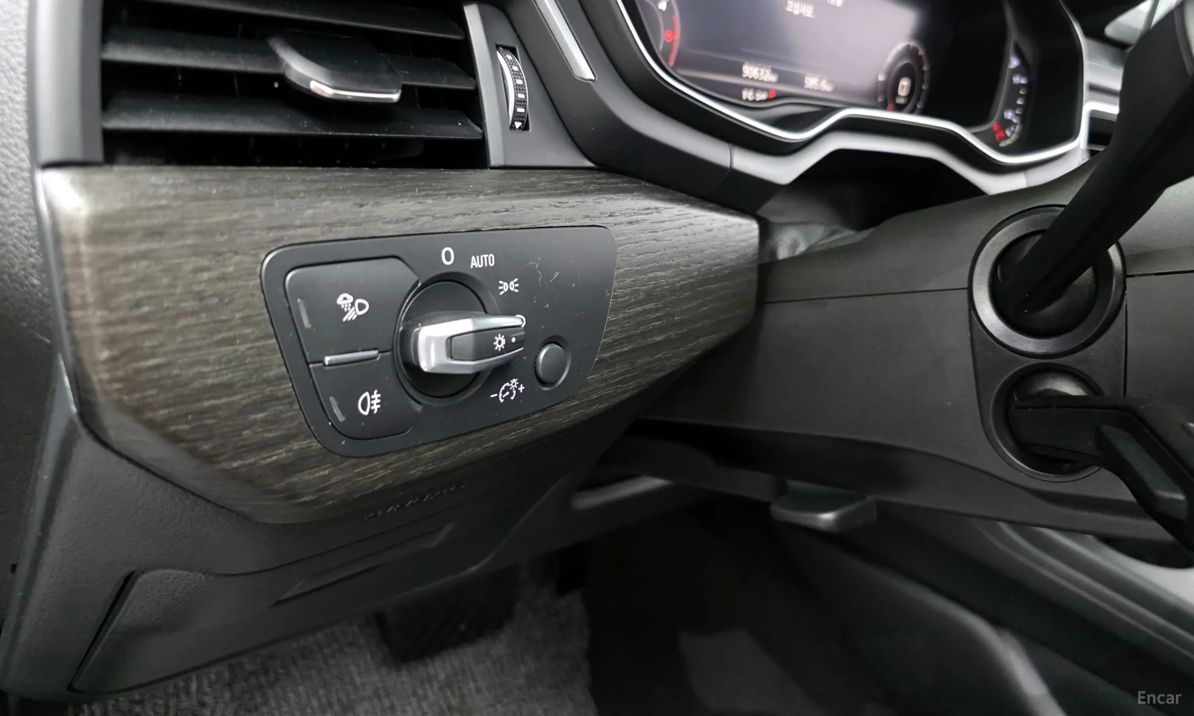 Audi A4 (B9) превью 15