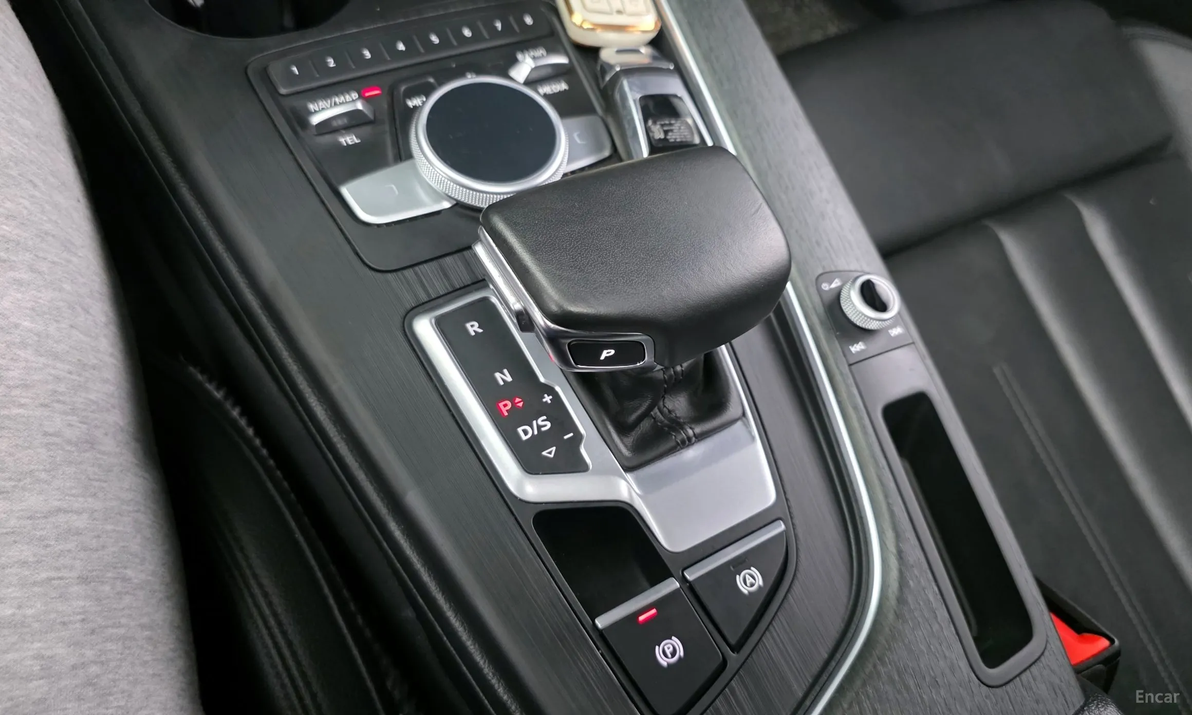 Audi A4 (B9) превью 9
