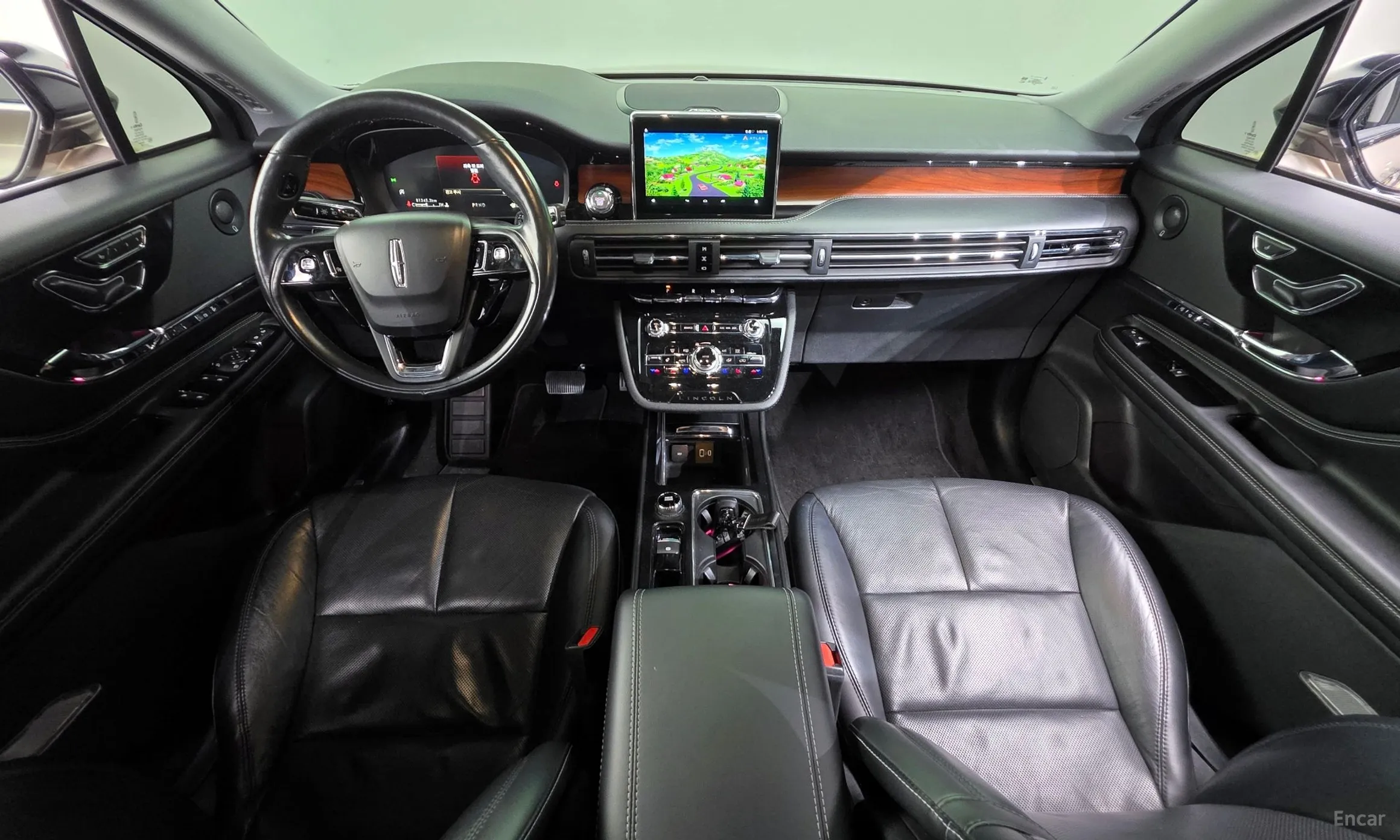 Lincoln Corsair превью 7