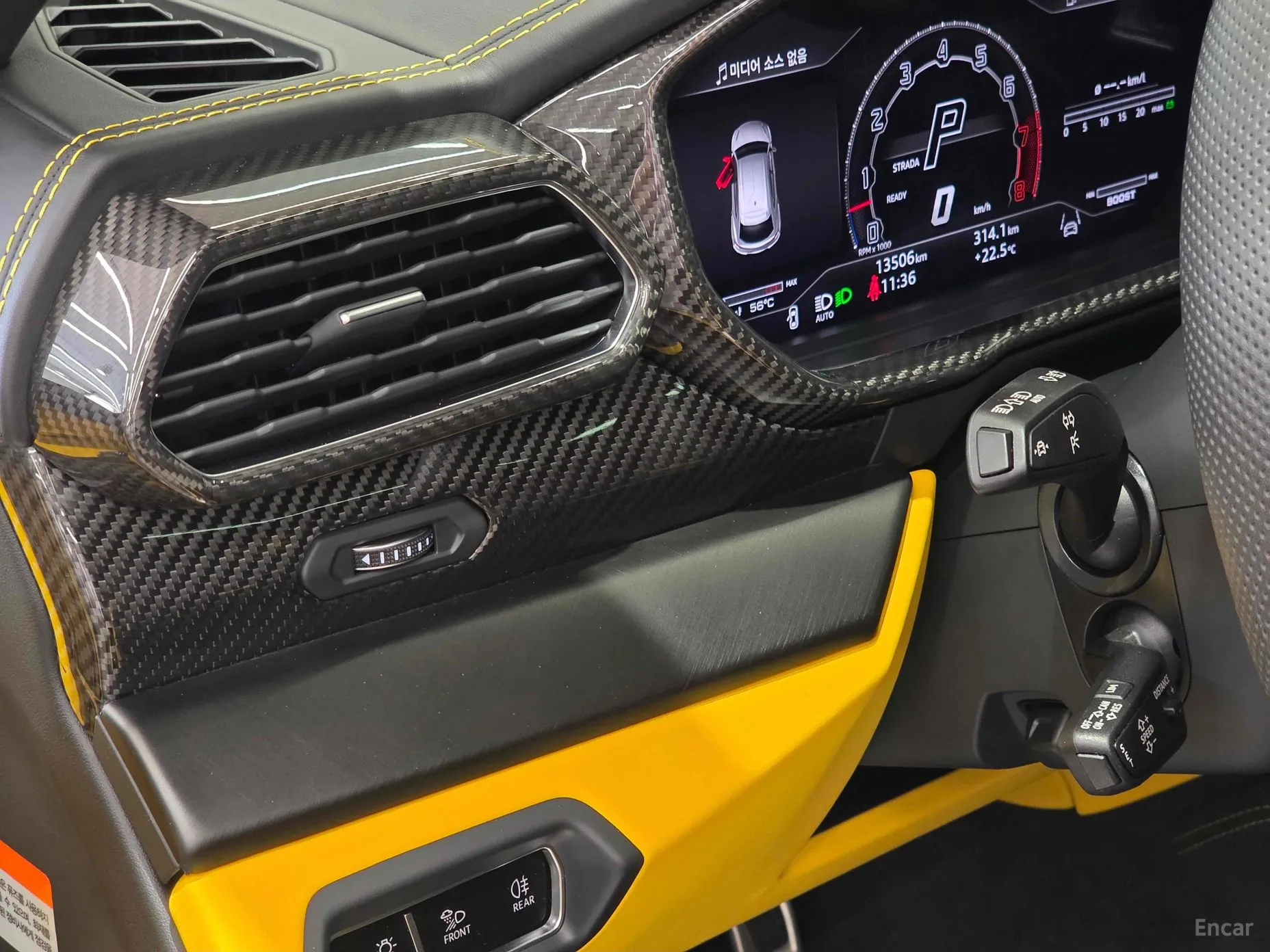 Lamborghini Urus превью 16