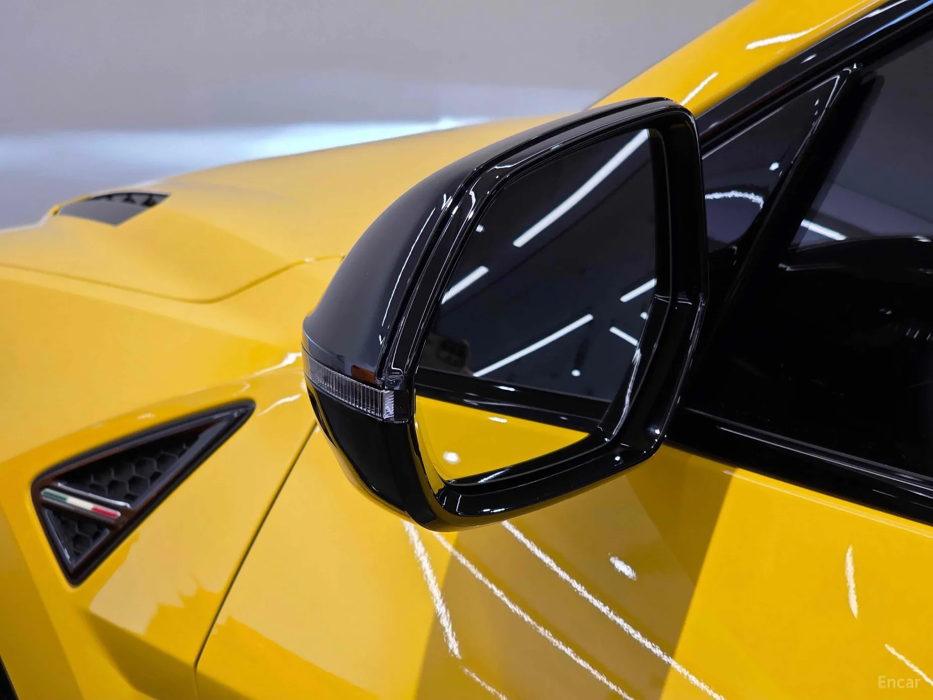 Lamborghini Urus превью 18