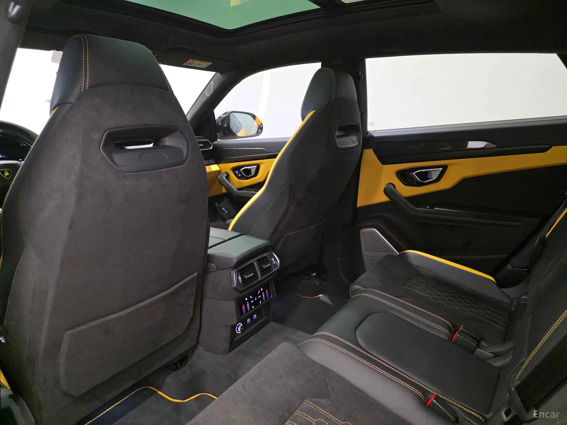 Lamborghini Urus превью 9
