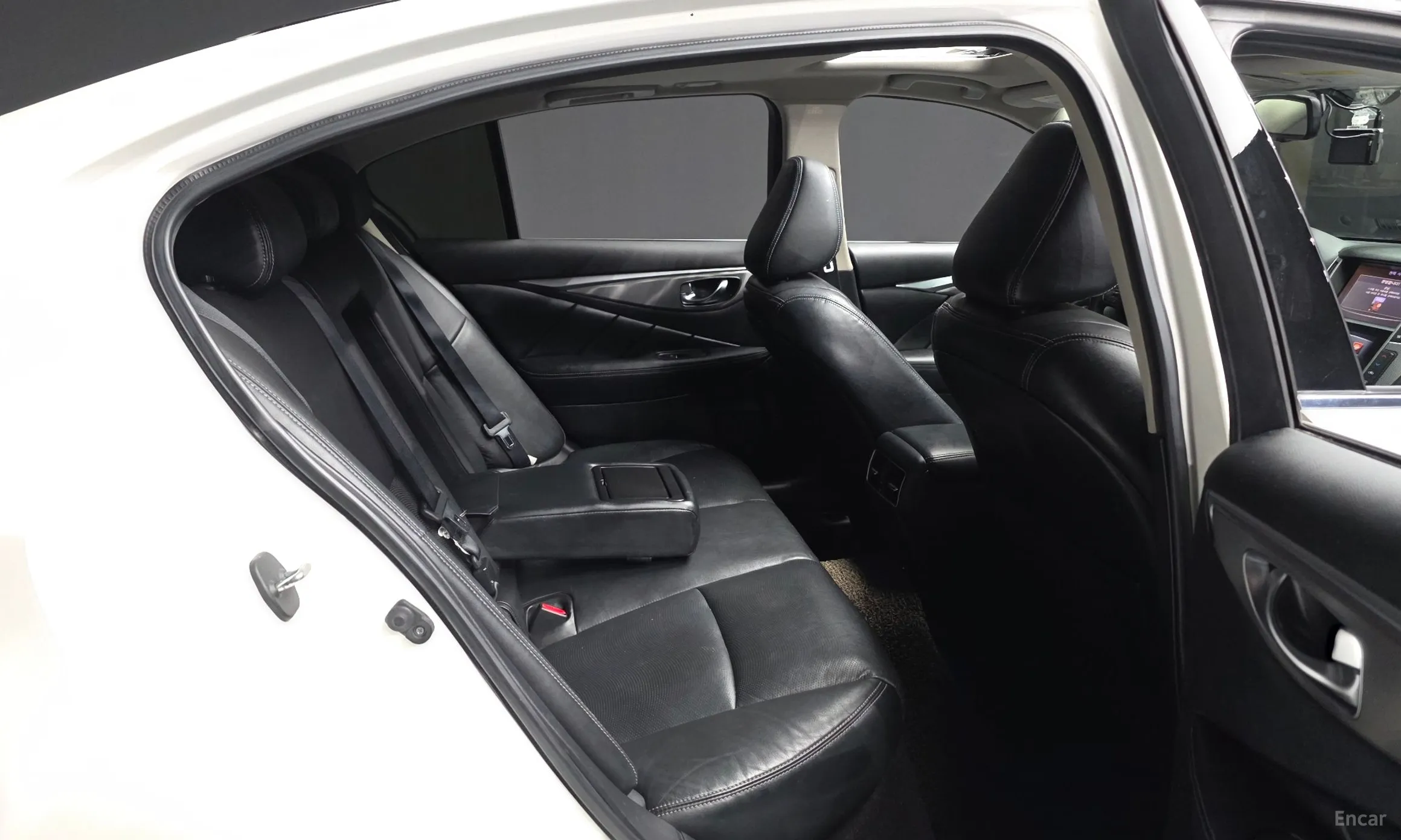 Infiniti Q50 превью 12