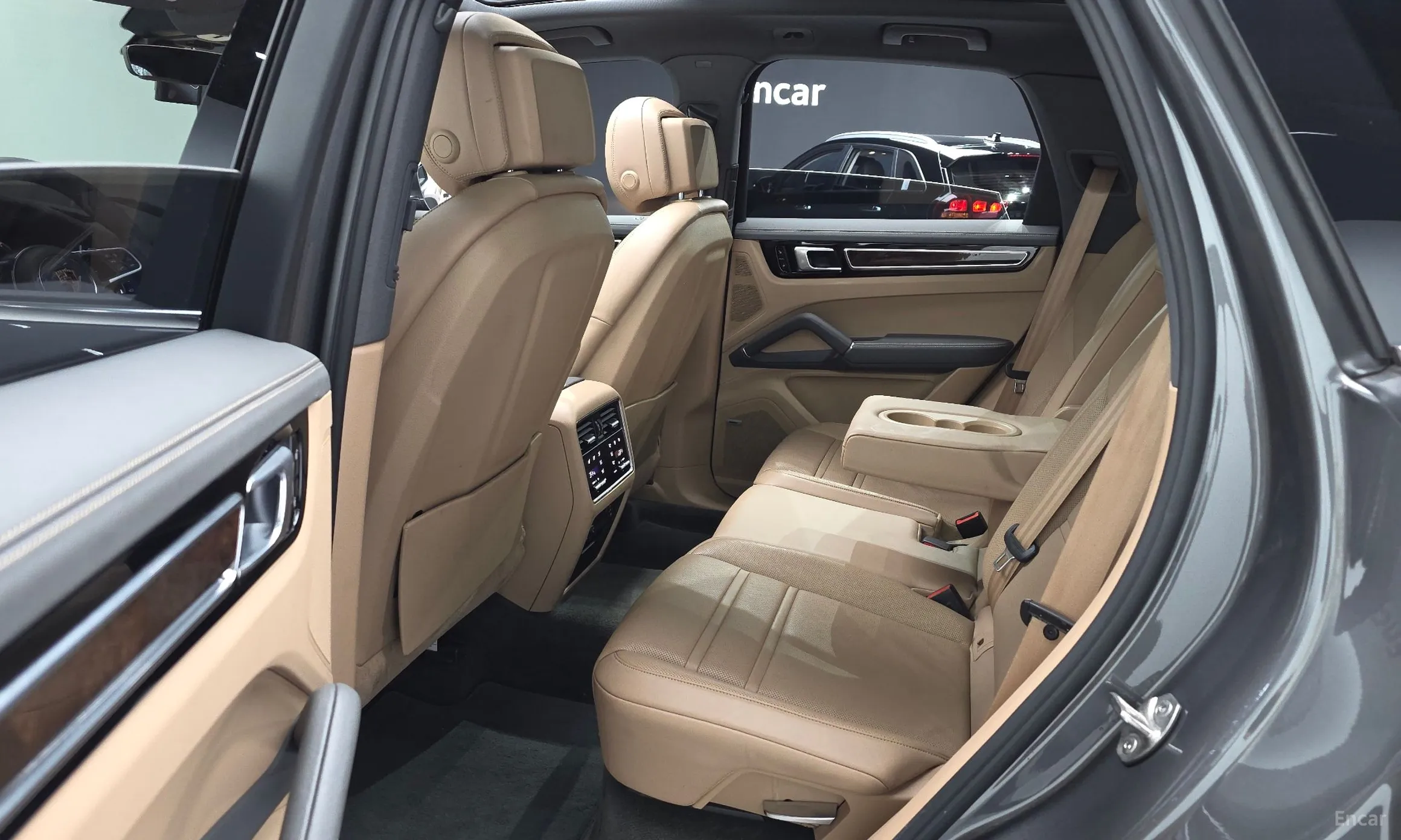 Porsche Cayenne (PO536) превью 12