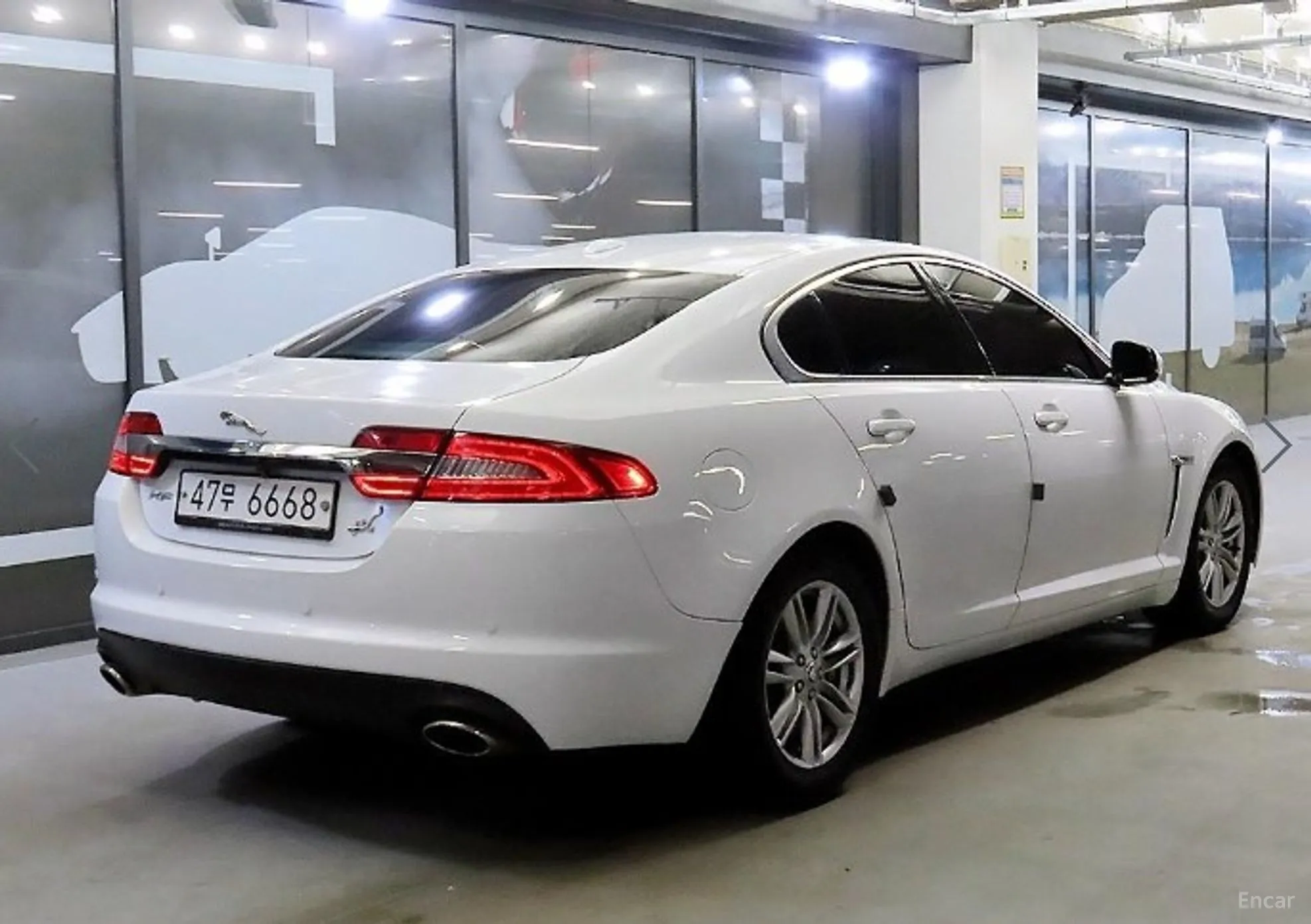 Jaguar New XF превью 4