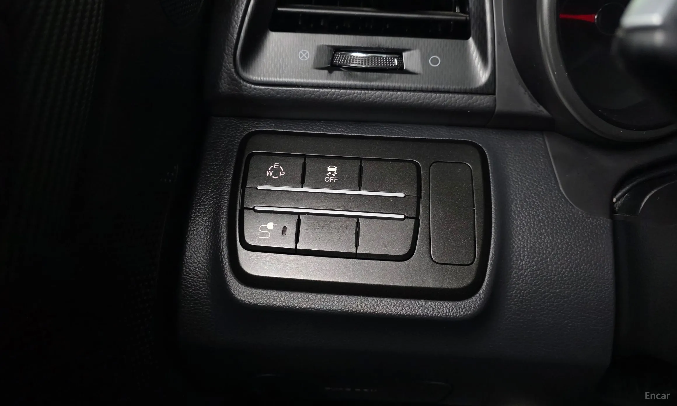 KG Mobility (SsangYong) Tivoli Air превью 13