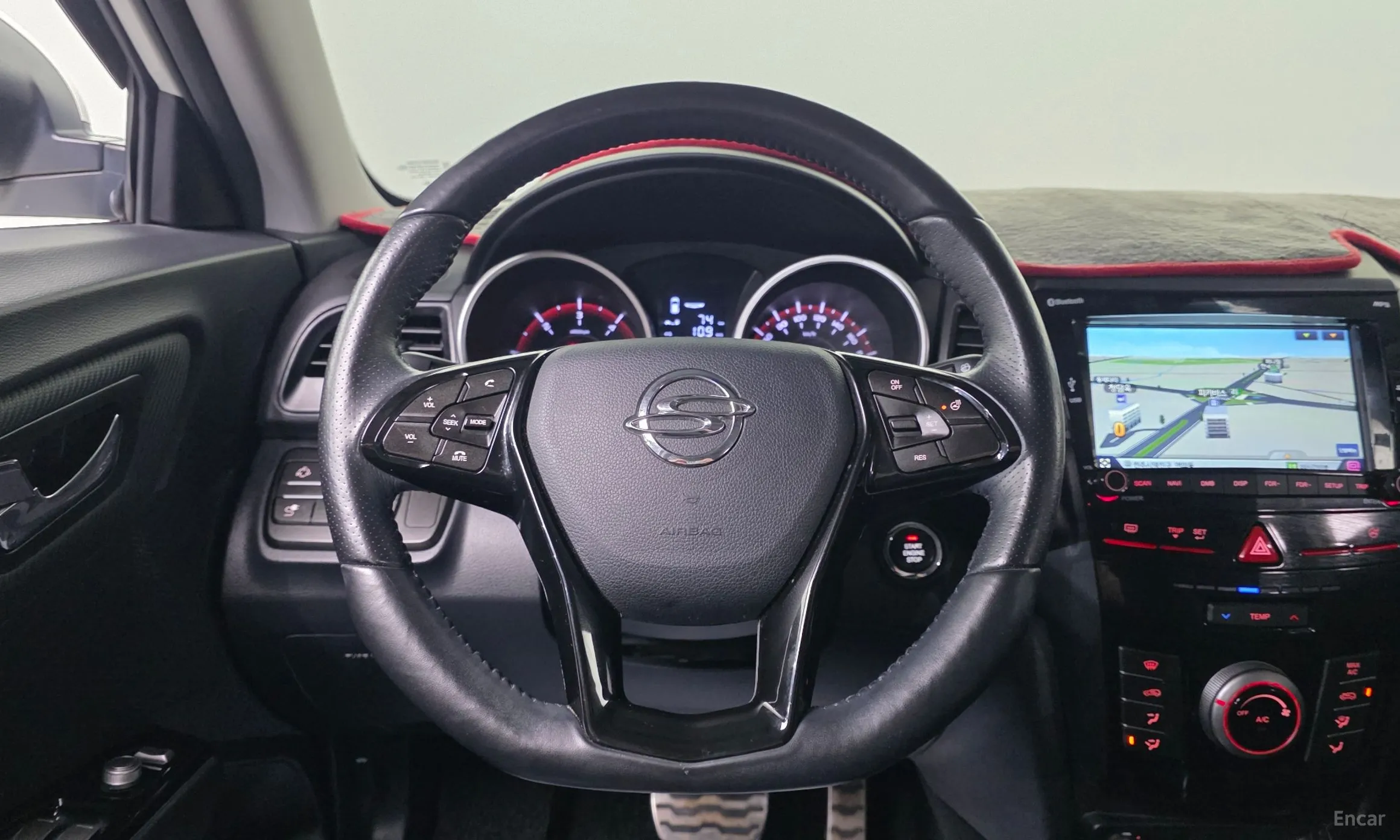 KG Mobility (SsangYong) Tivoli Air превью 16