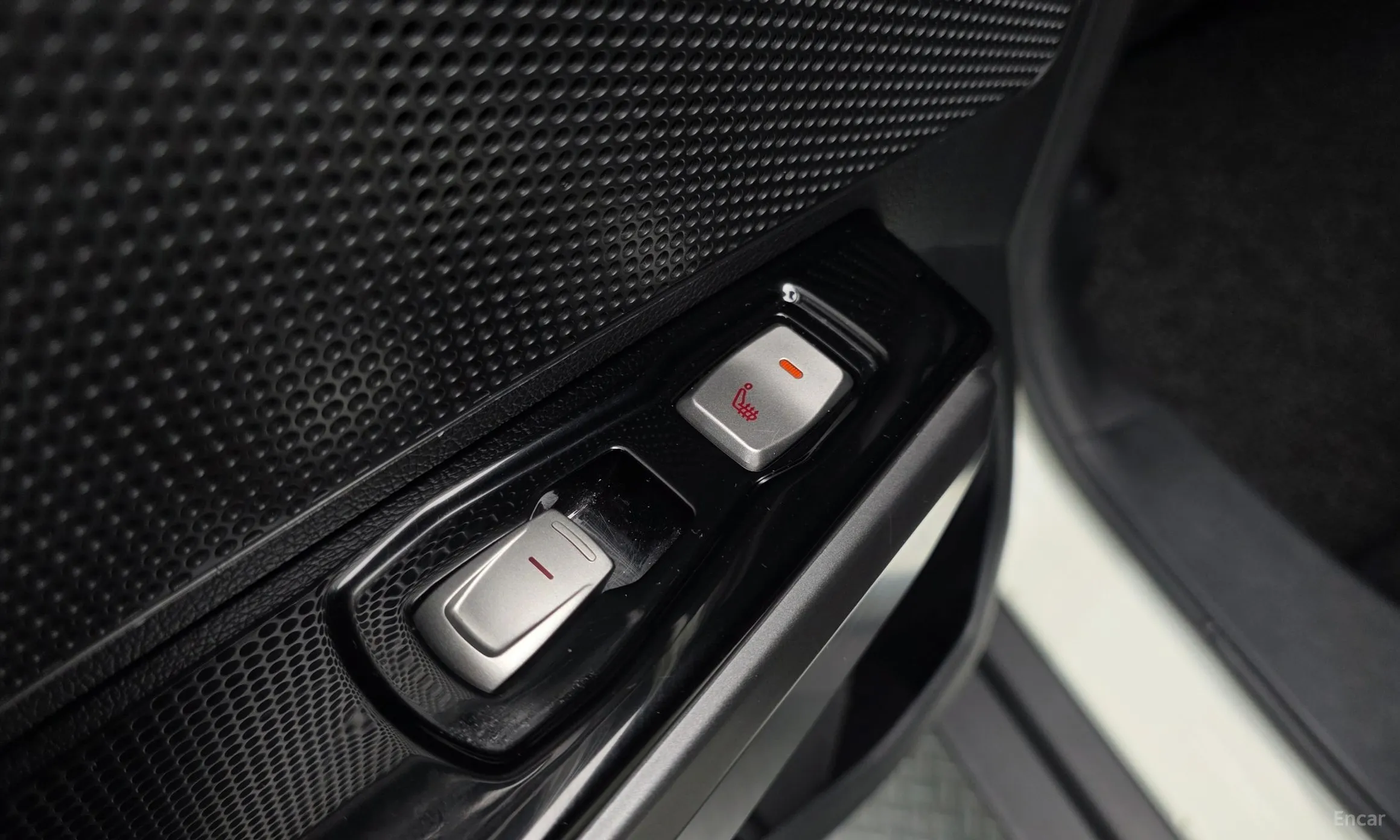 KG Mobility (SsangYong) Tivoli Air превью 20