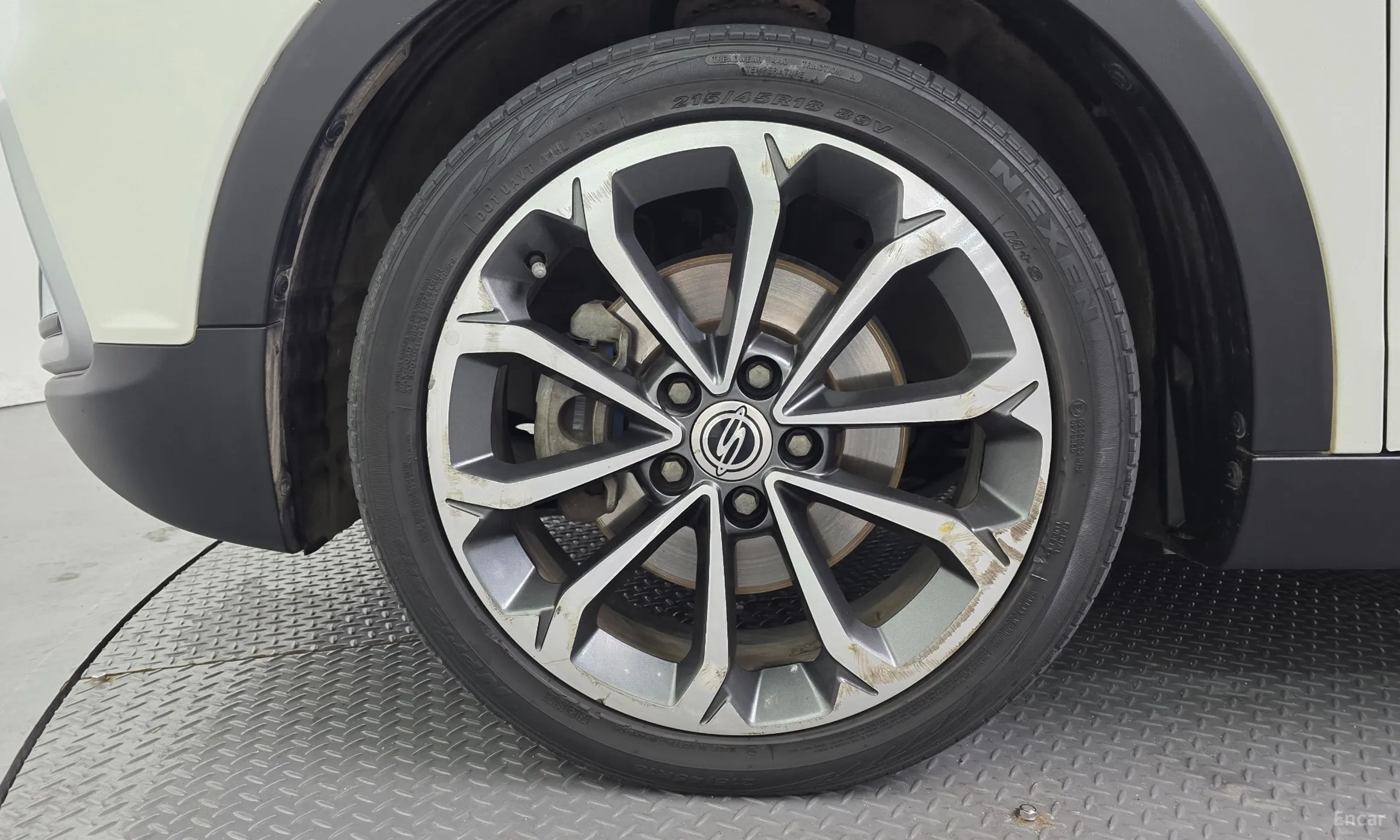 KG Mobility (SsangYong) Tivoli Air превью 5