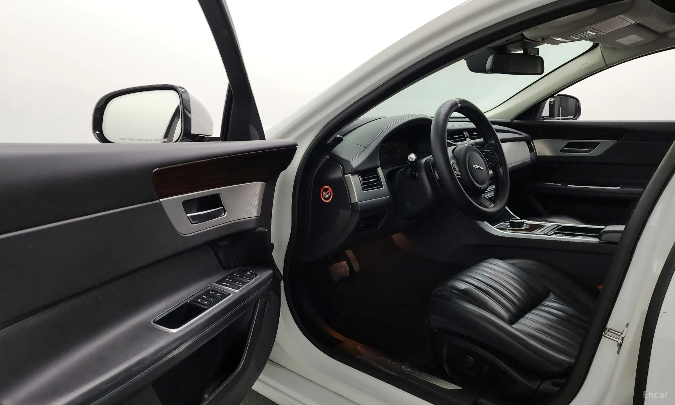 Jaguar XF (x260) превью 10