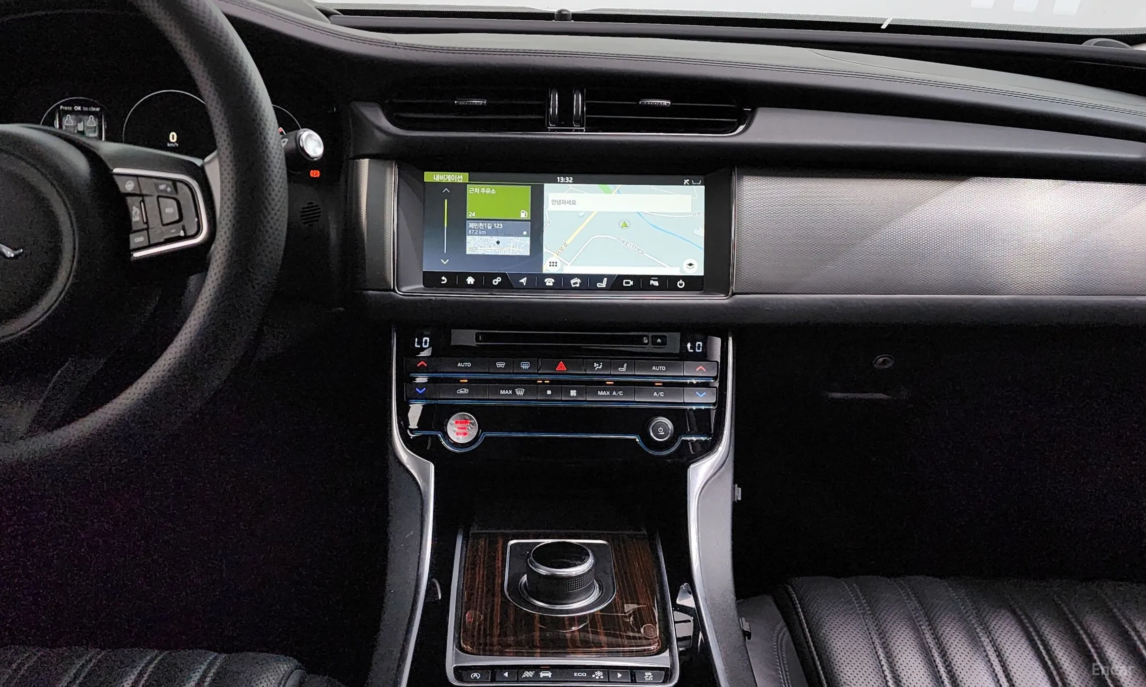 Jaguar XF (x260) превью 14
