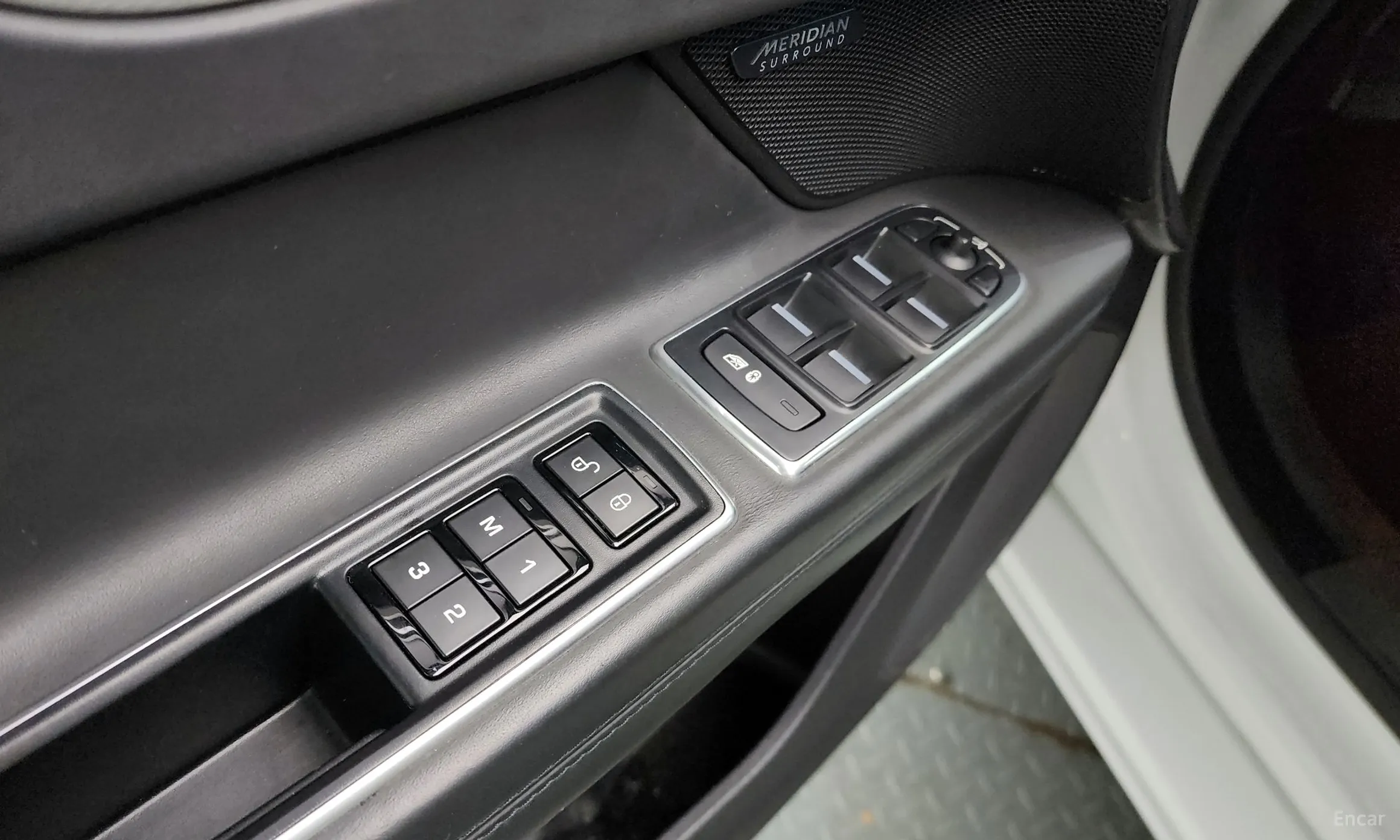 Jaguar XF (x260) превью 16