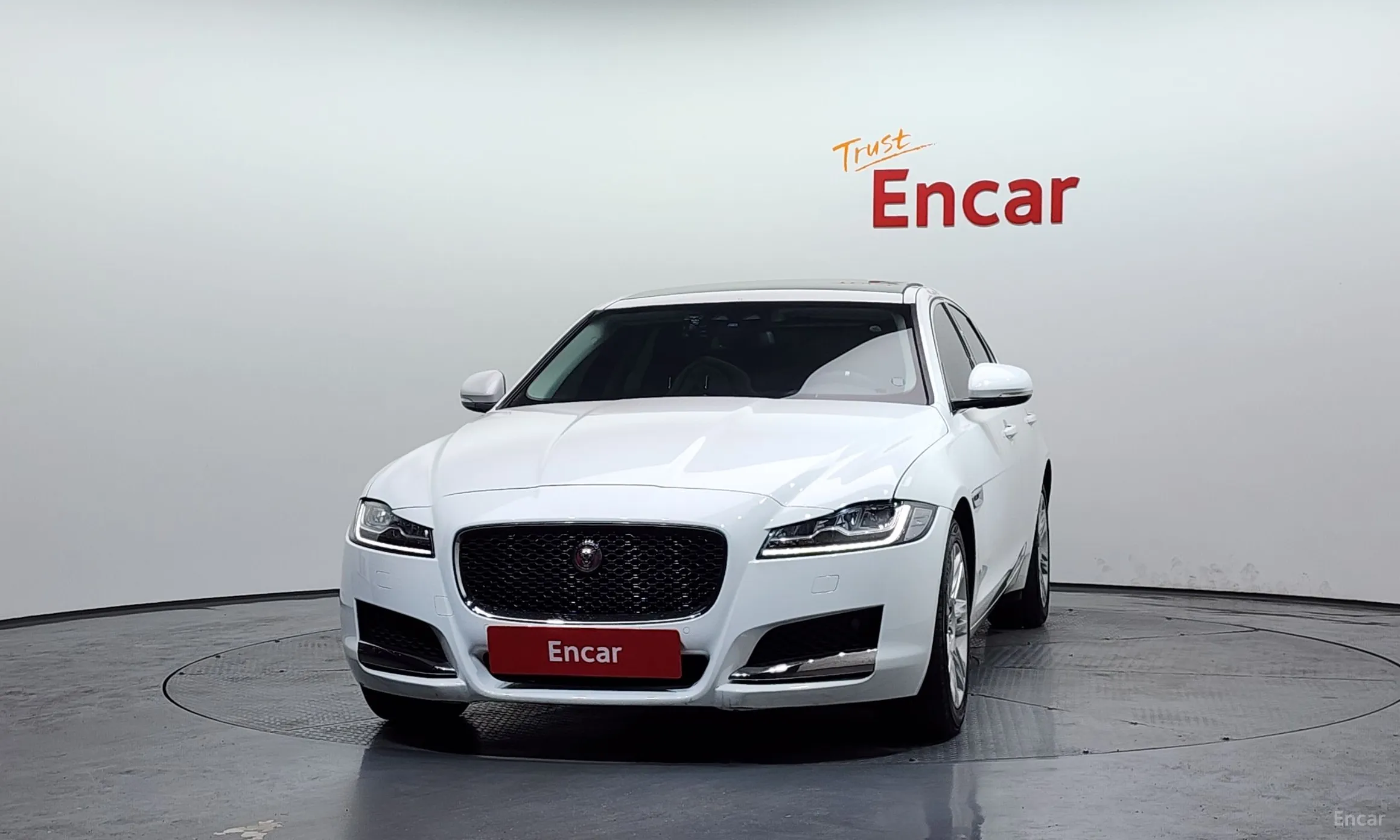 Jaguar XF (x260) превью 3