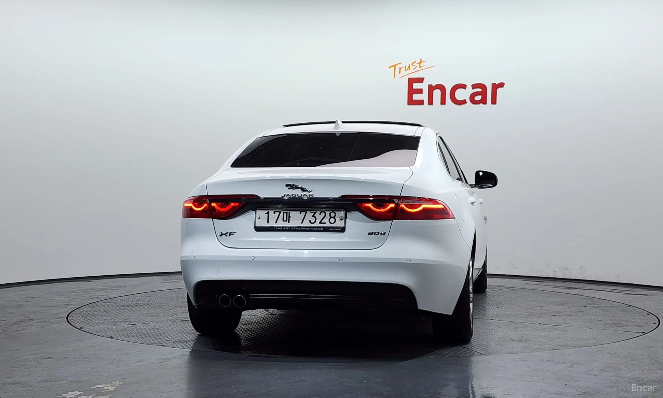 Jaguar XF (x260) превью 4