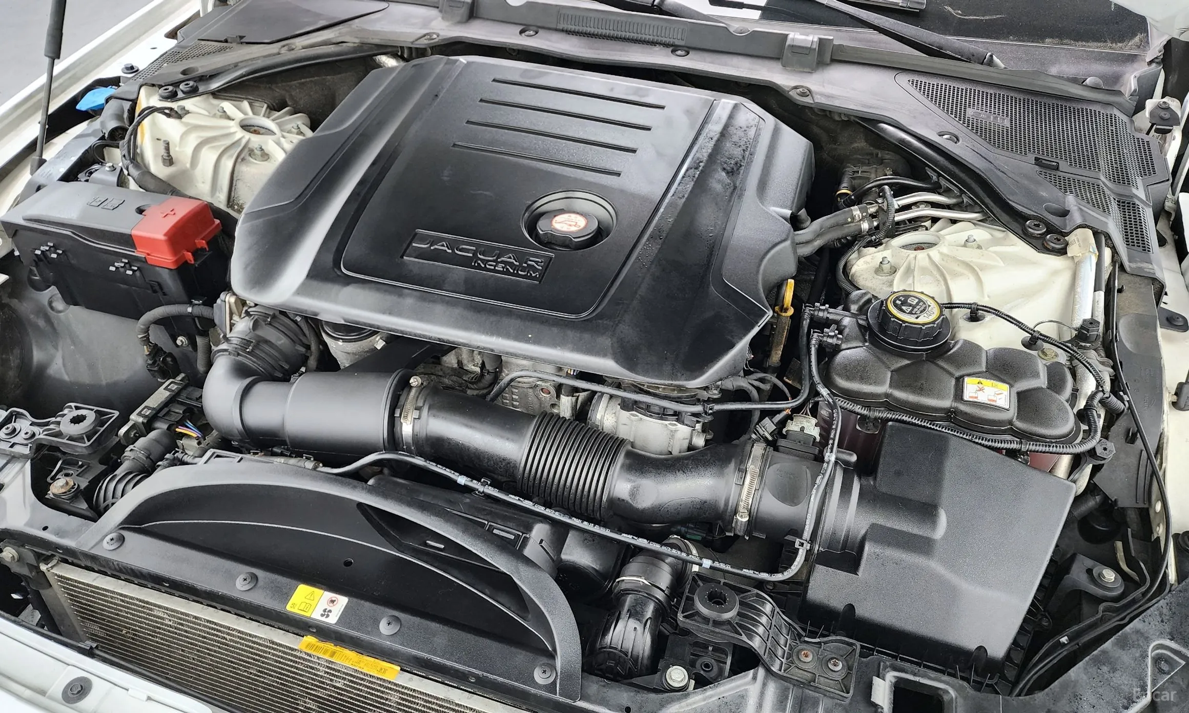 Jaguar XF (x260) превью 6
