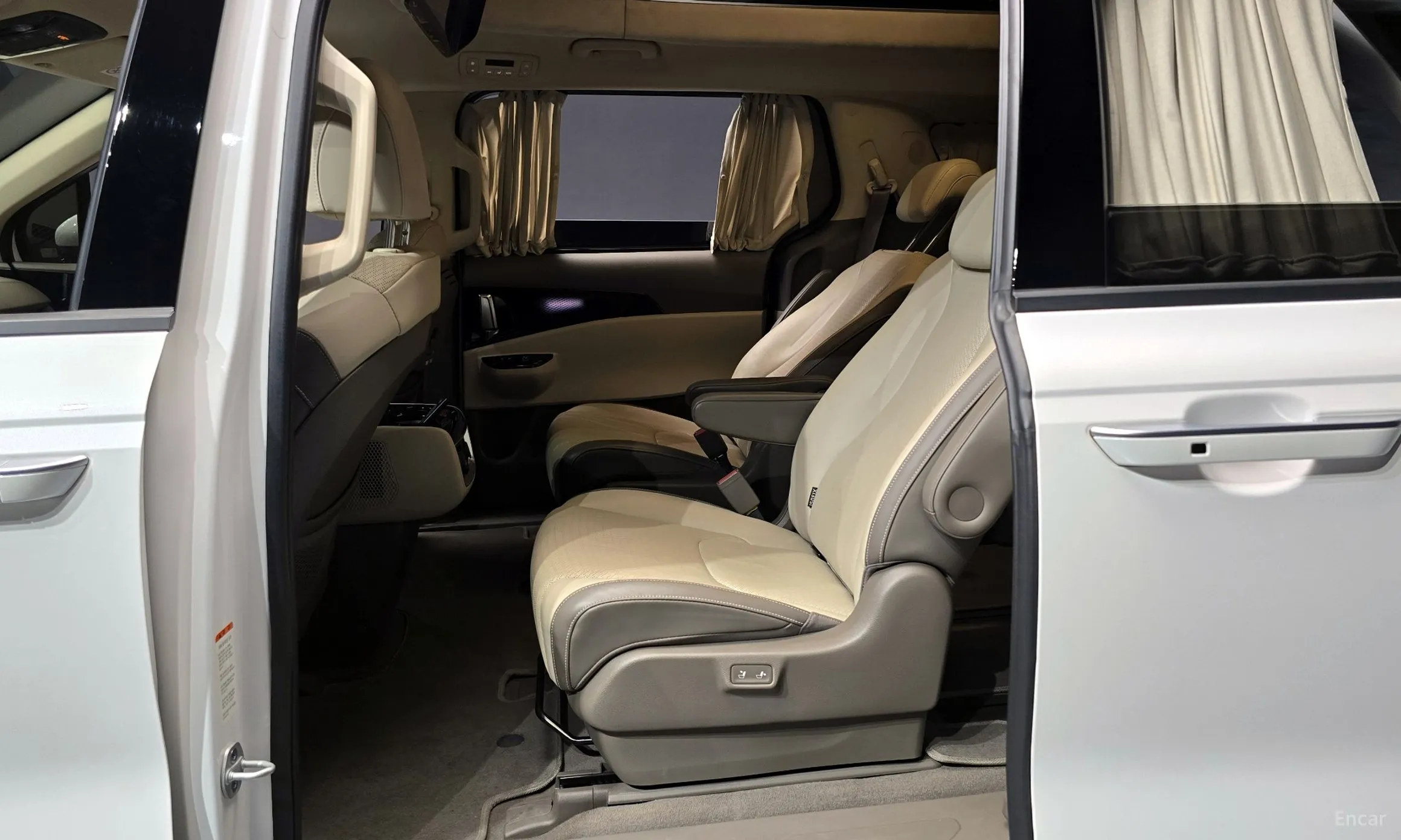 Kia Carnival Gen 4 превью 12