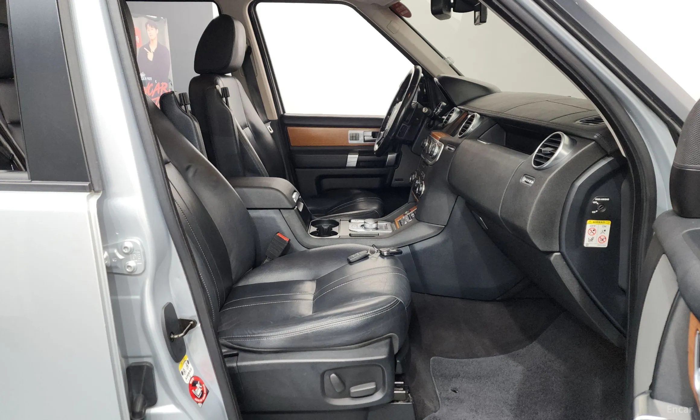 Land Rover Discovery 4 превью 11