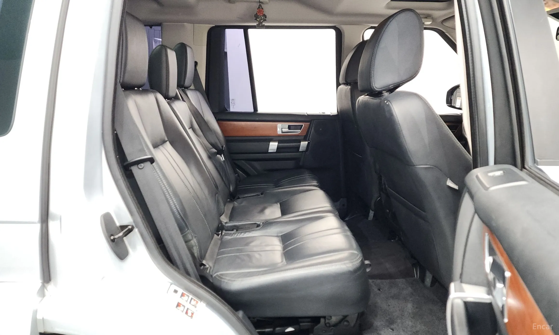 Land Rover Discovery 4 превью 12
