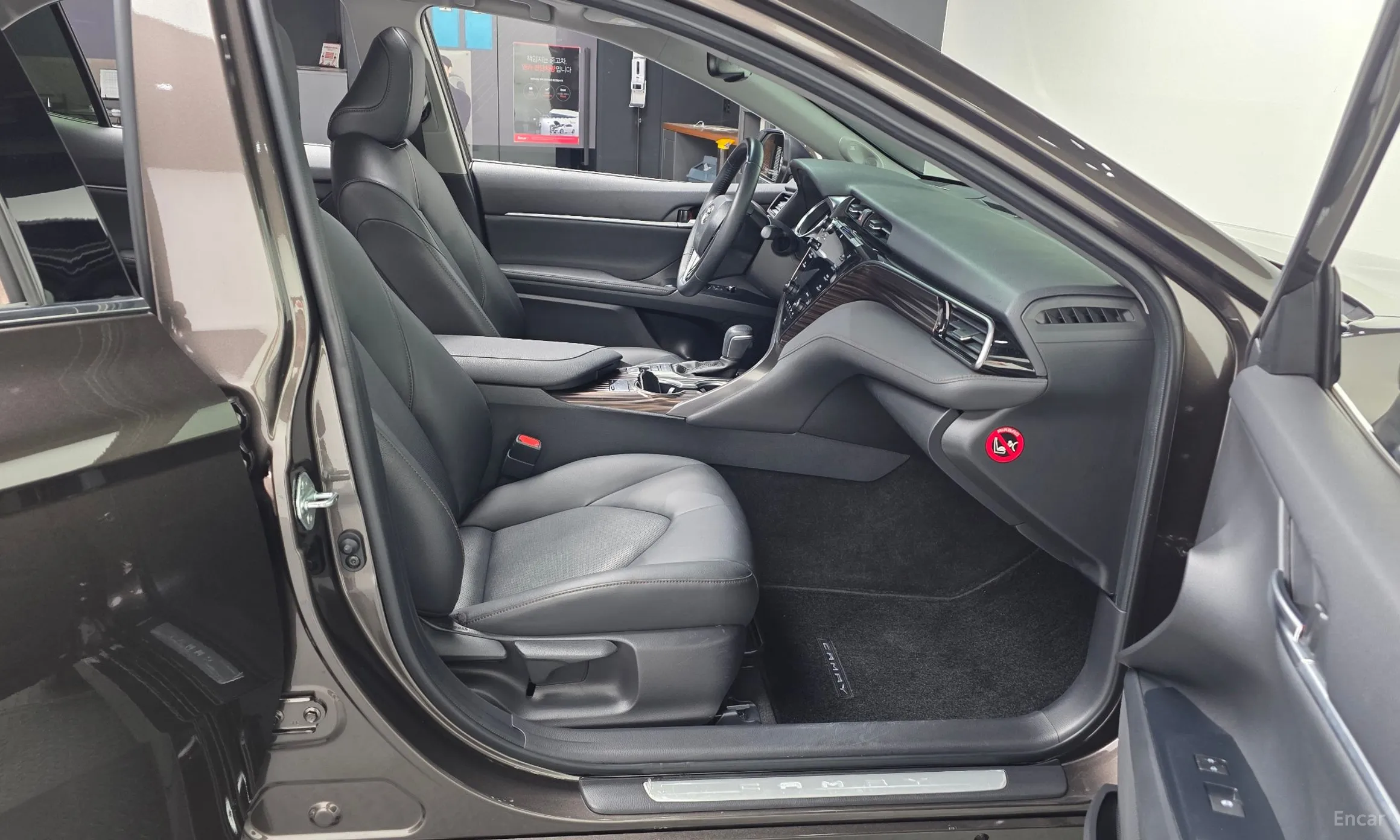 Toyota Camry (XV70) превью 11