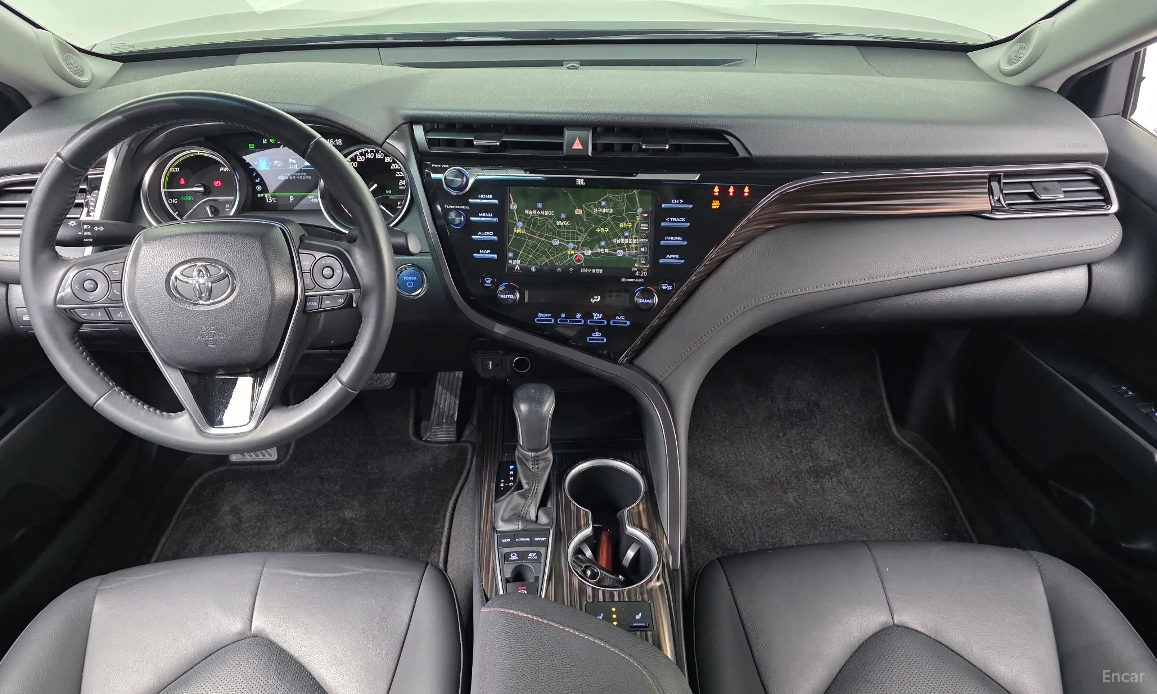 Toyota Camry (XV70) превью 7