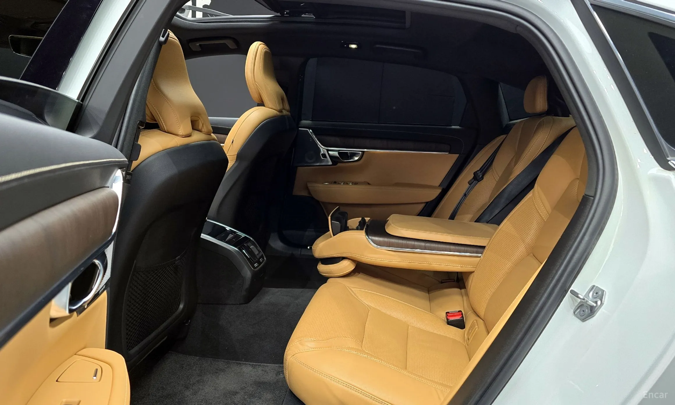 Volvo S90 превью 12