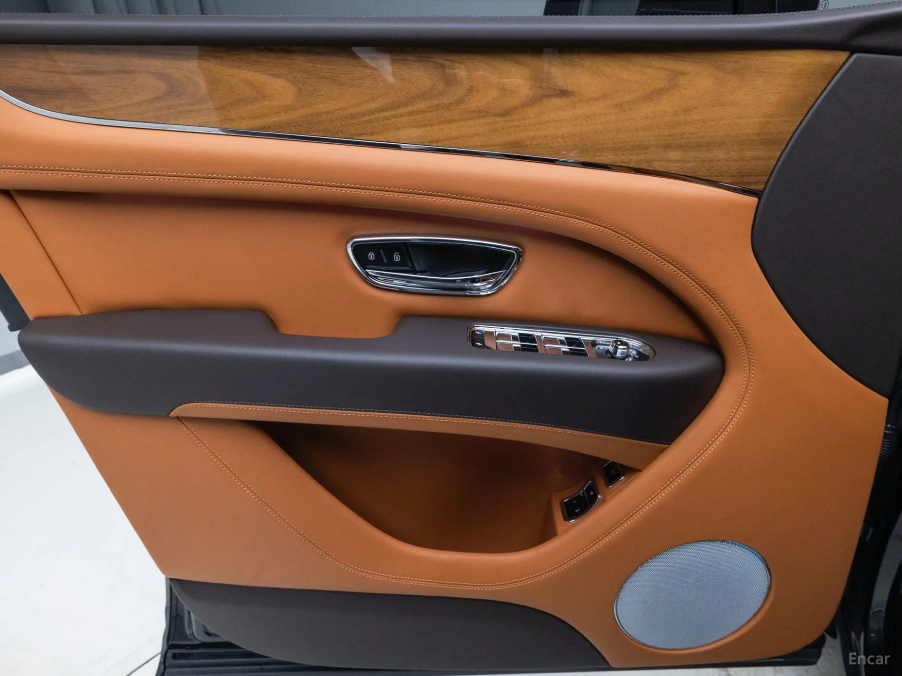 Bentley Bentayga превью 13