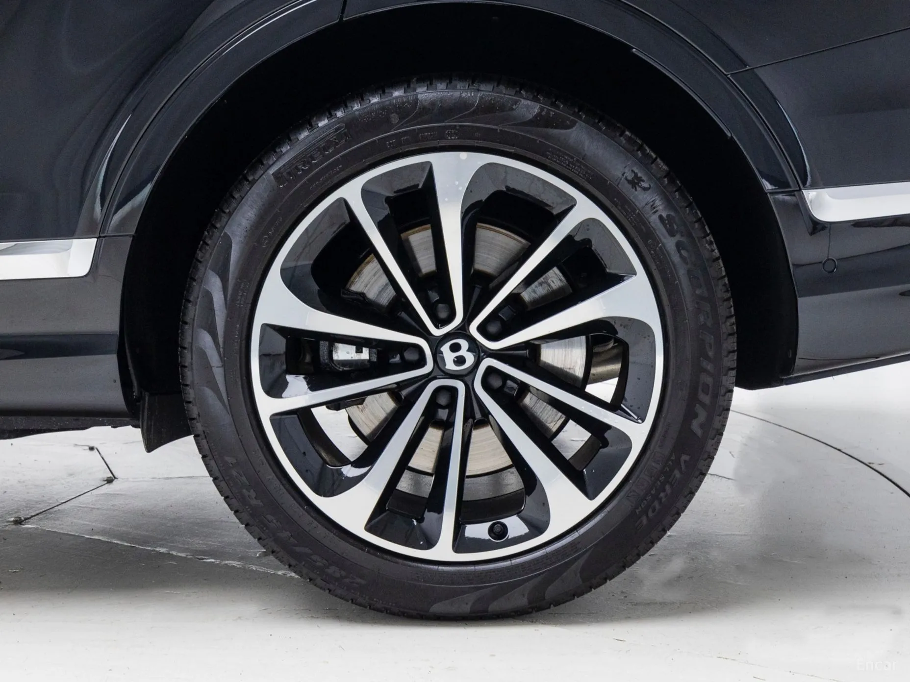 Bentley Bentayga превью 5