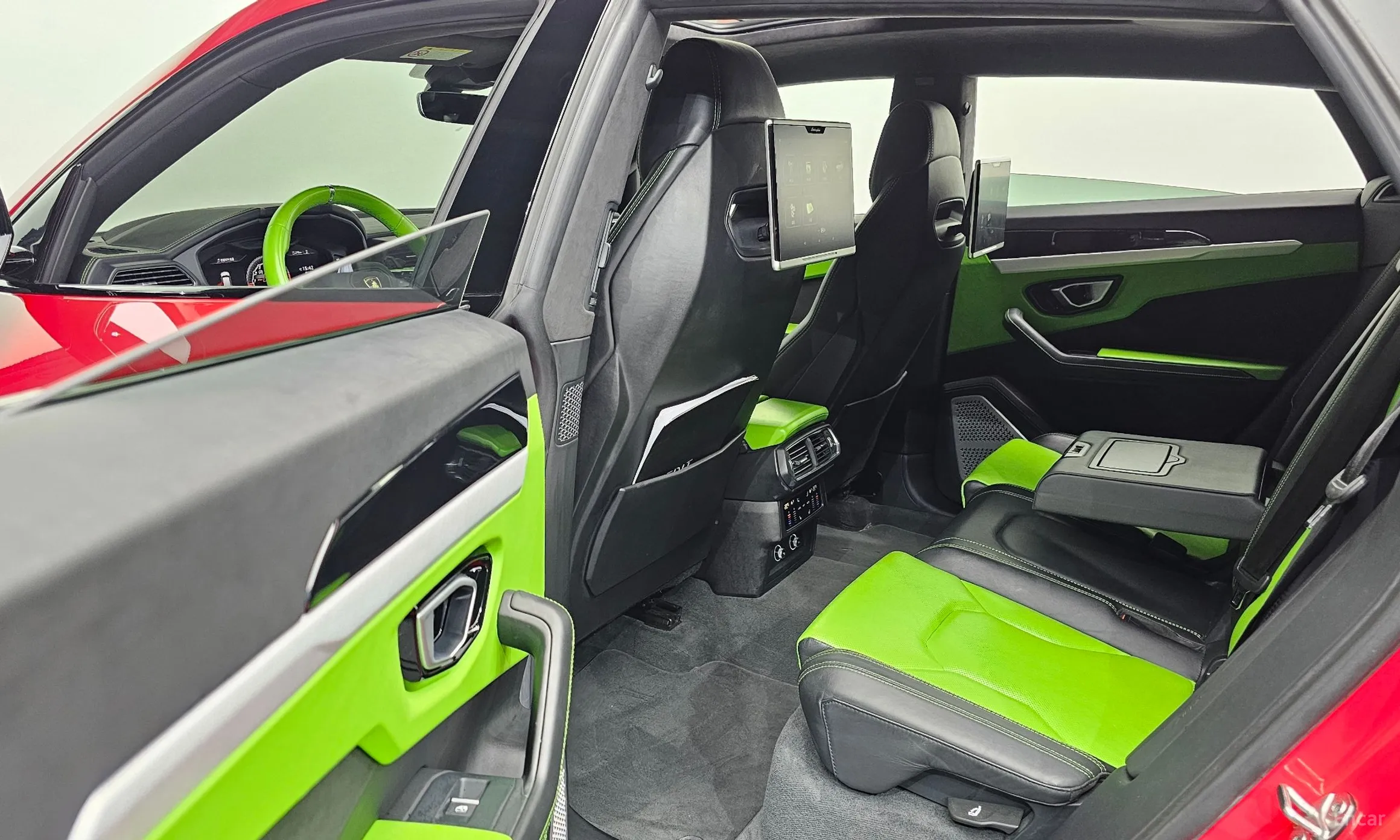 Lamborghini Urus превью 11