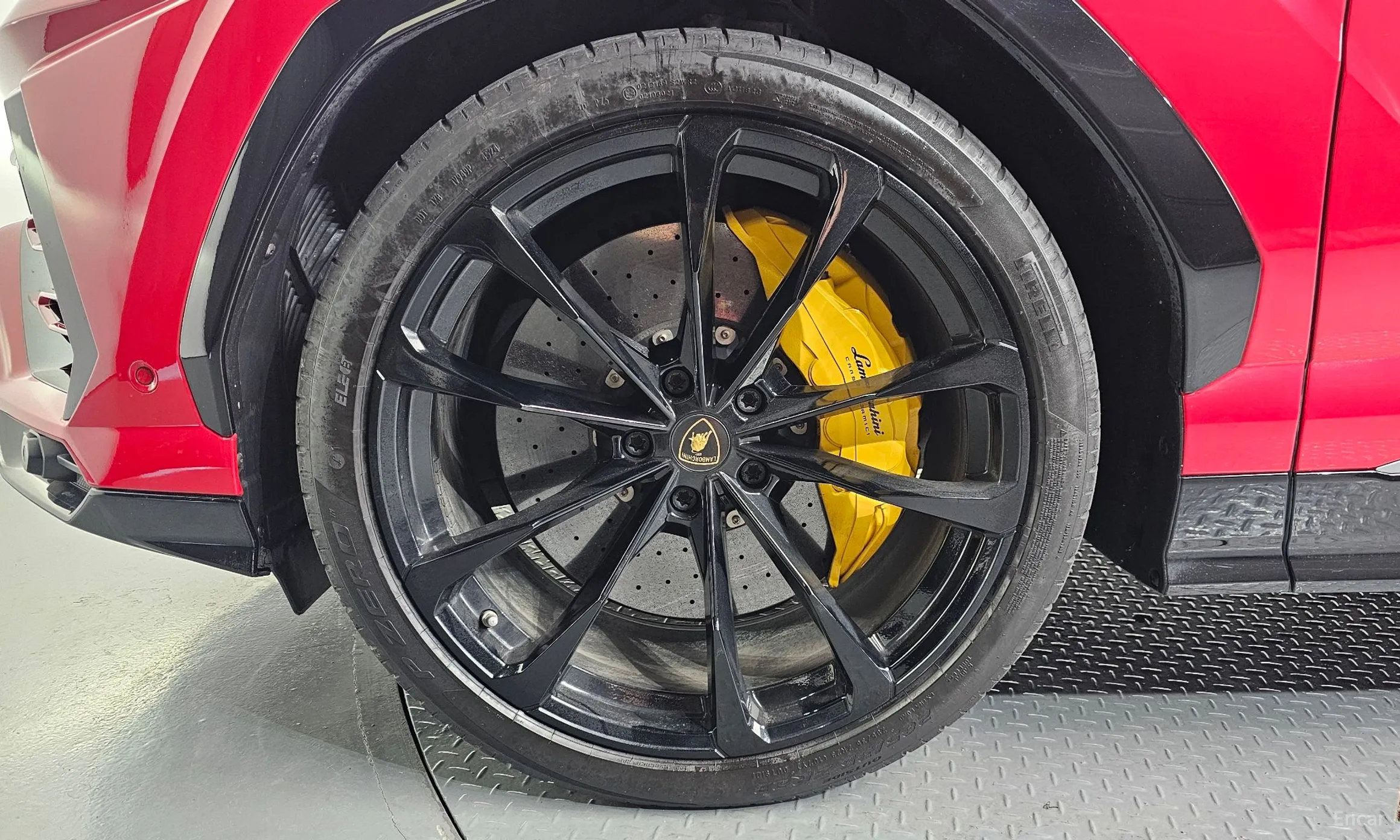 Lamborghini Urus превью 5