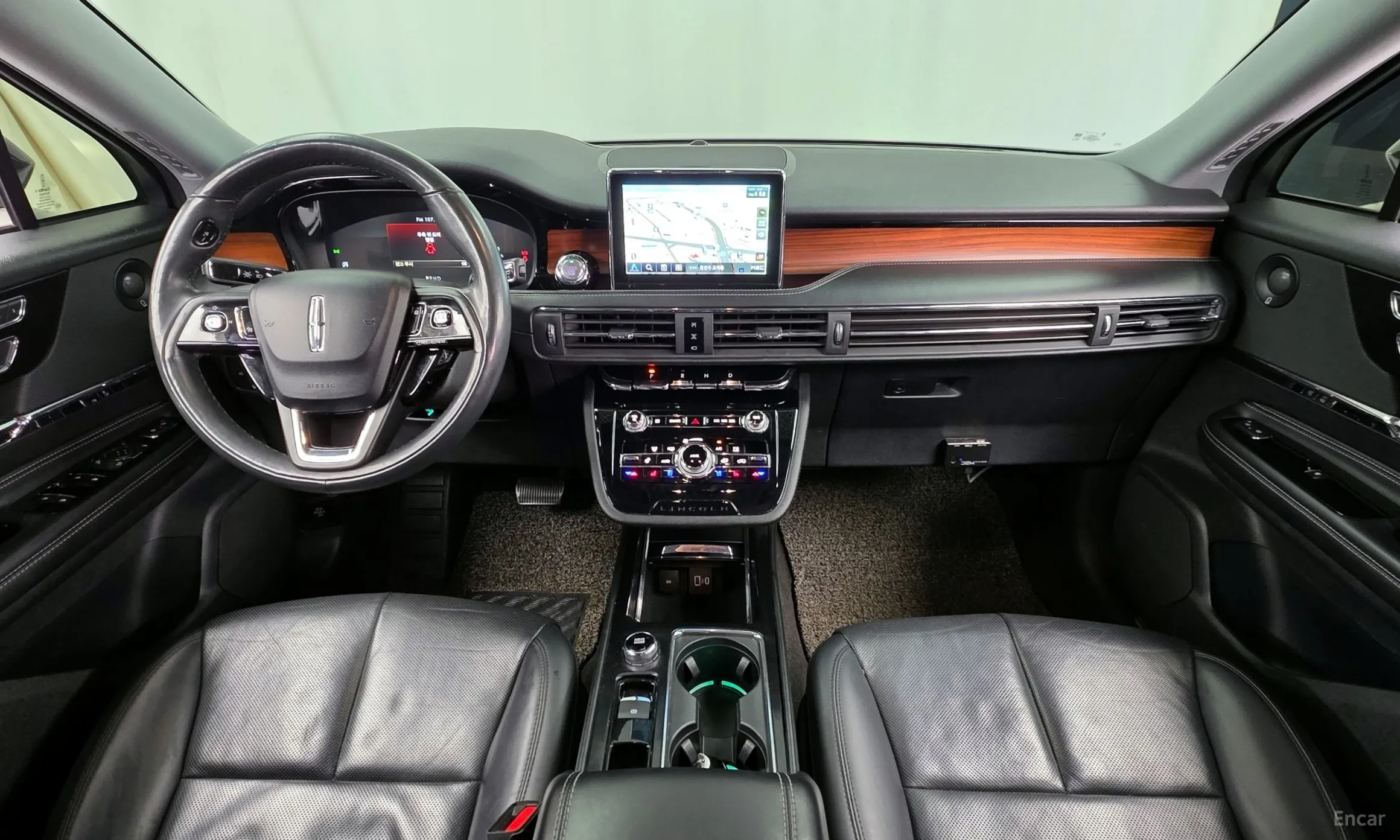 Lincoln Corsair превью 7