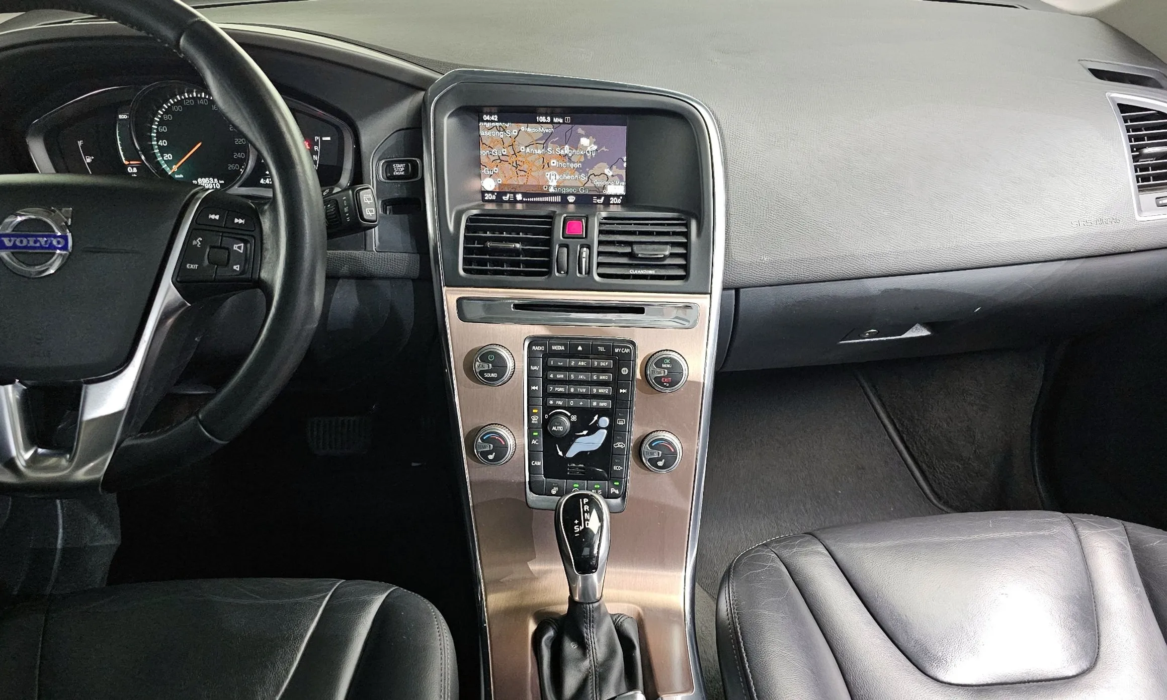 Volvo XC60 превью 14