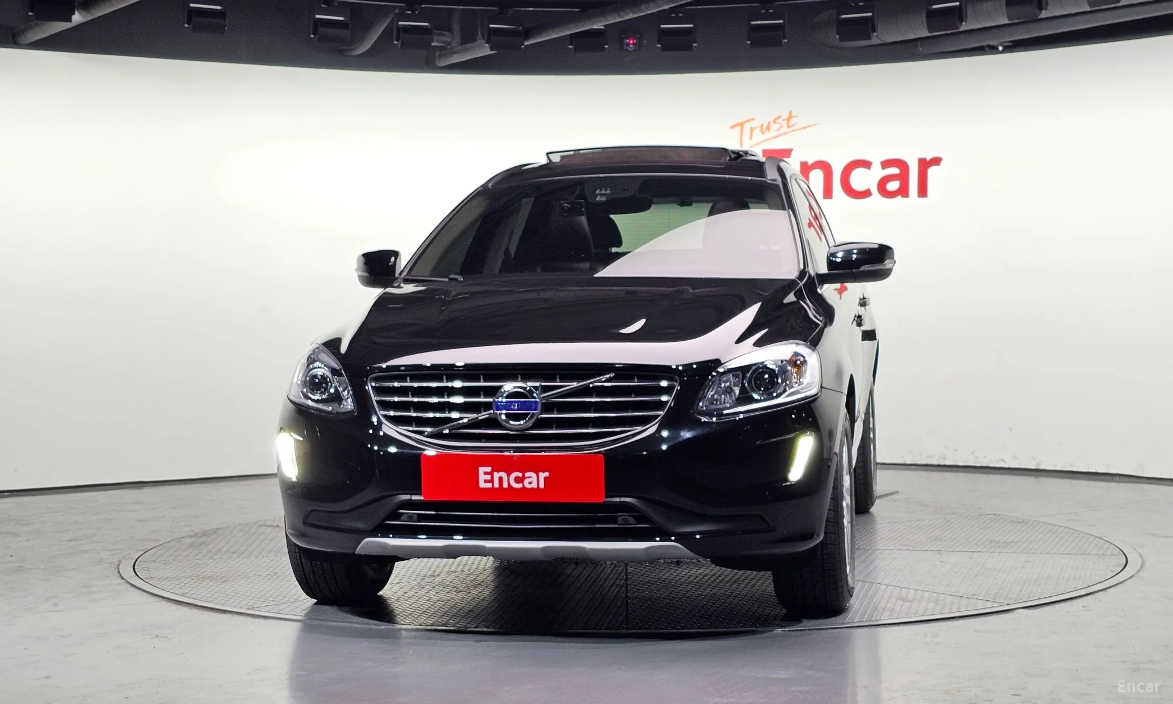 Volvo XC60 превью 3