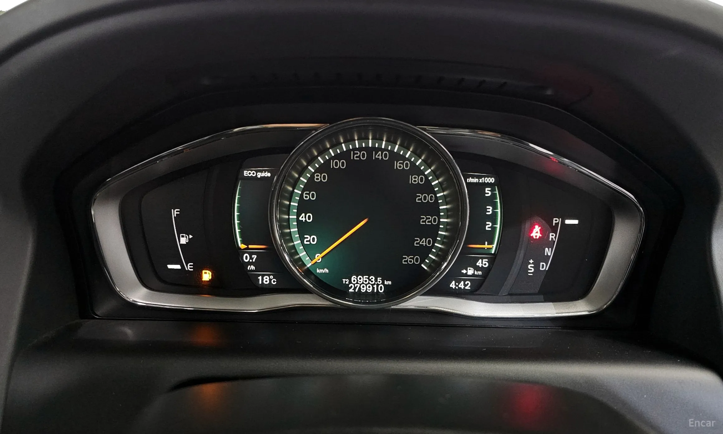 Volvo XC60 превью 8