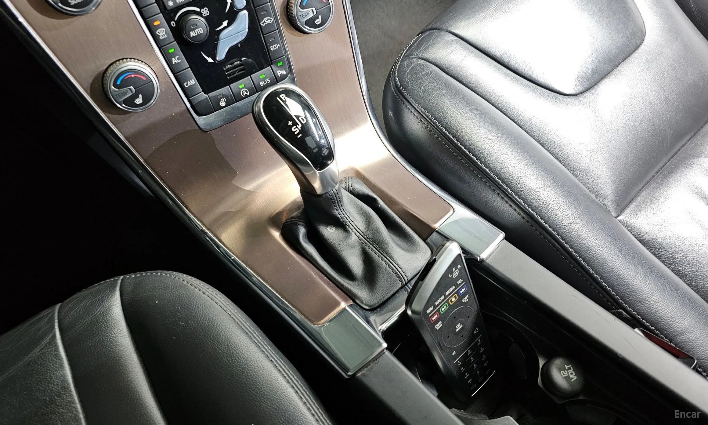 Volvo XC60 превью 9