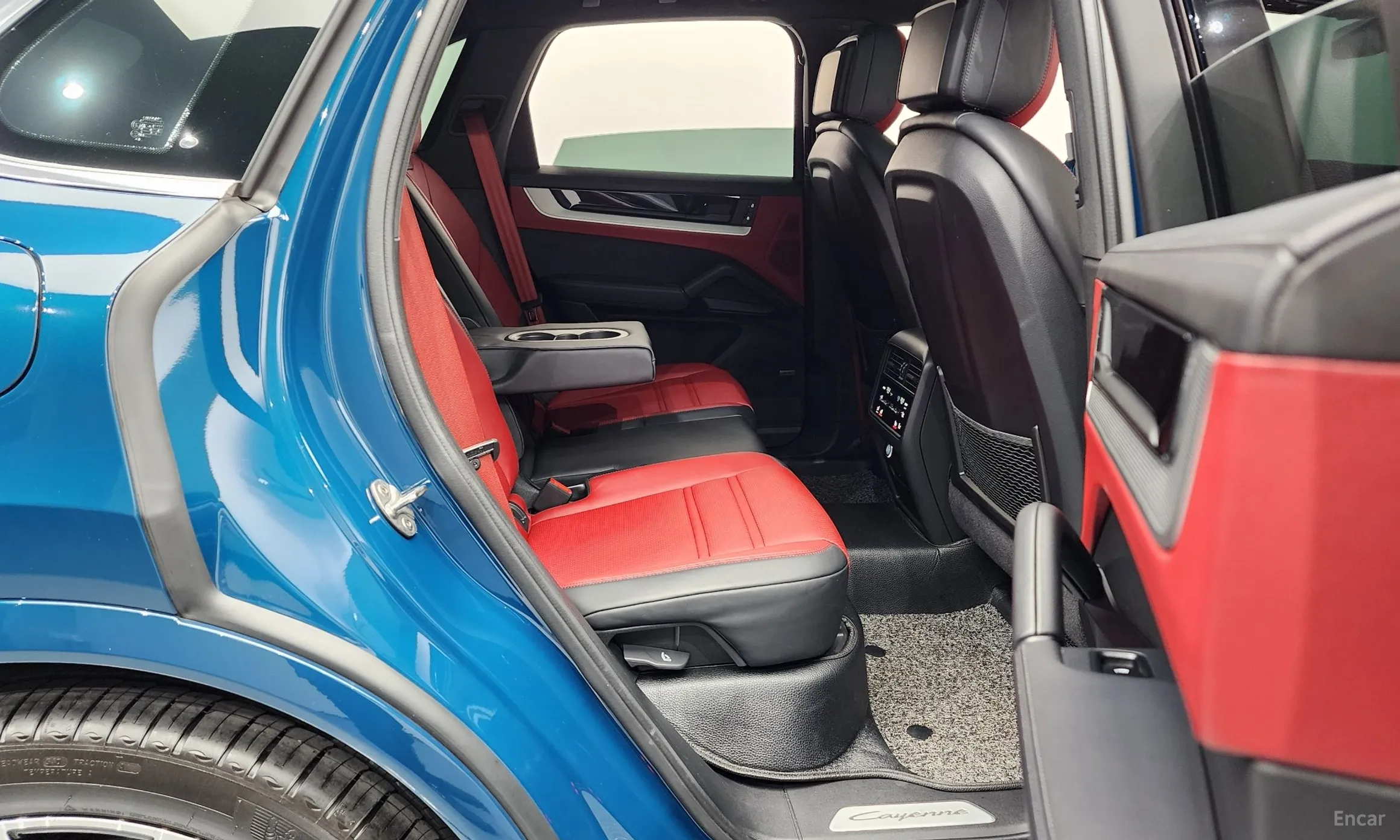 Porsche Cayenne (PO536) превью 12